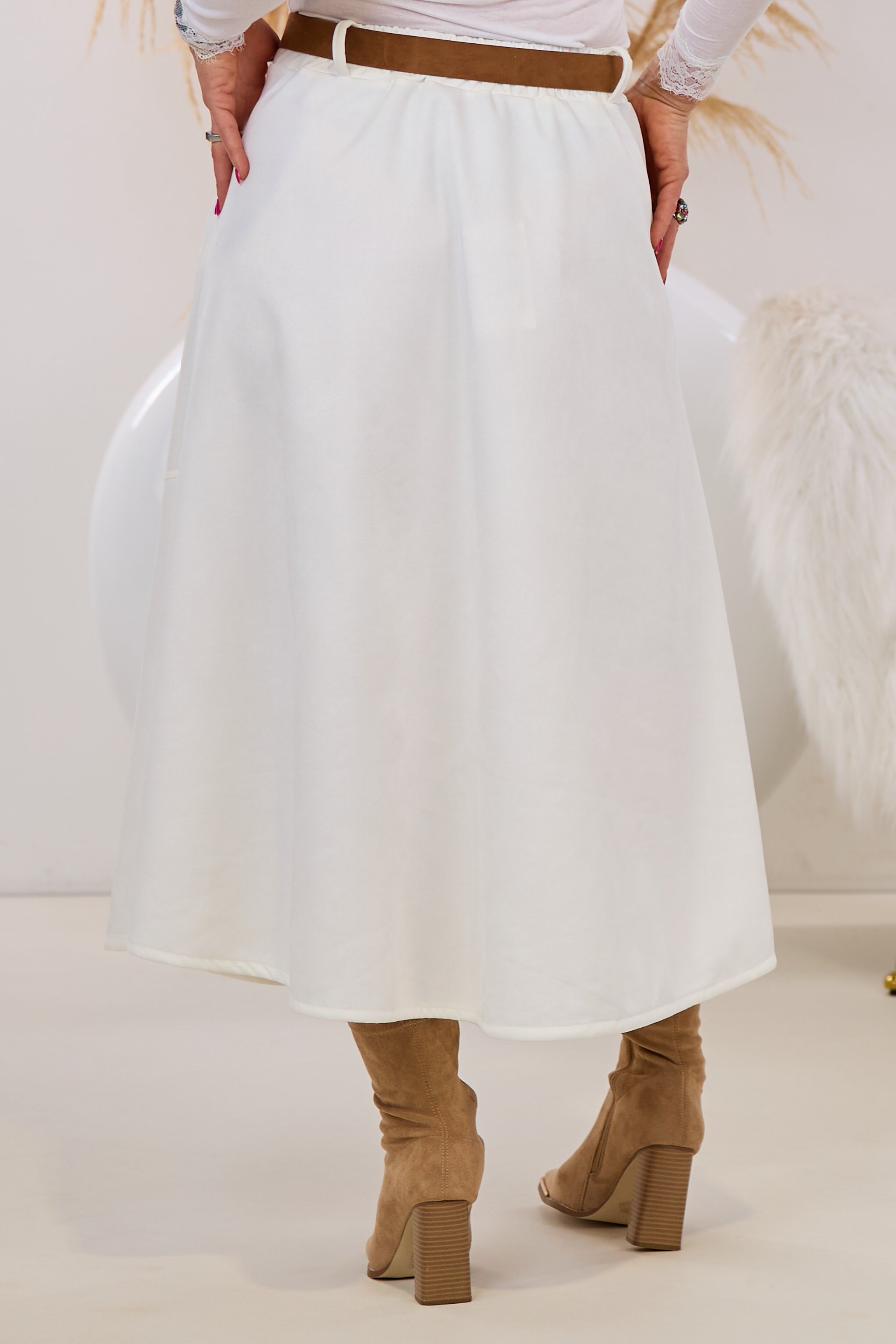 Glockiger Rock in Velour-Optik, ecru