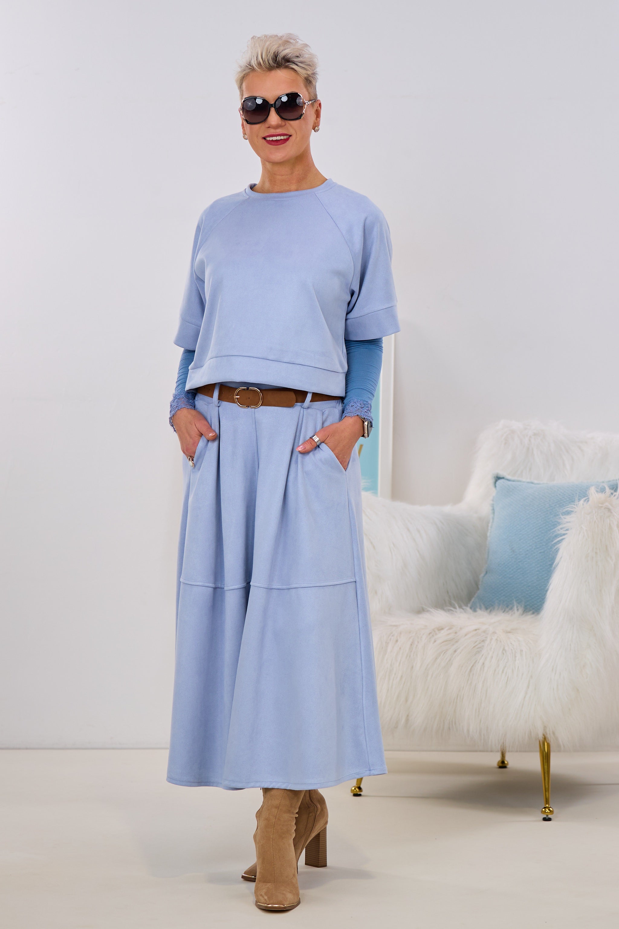 Shirt in Velour-Optik mit Raglanärmeln, hellblau