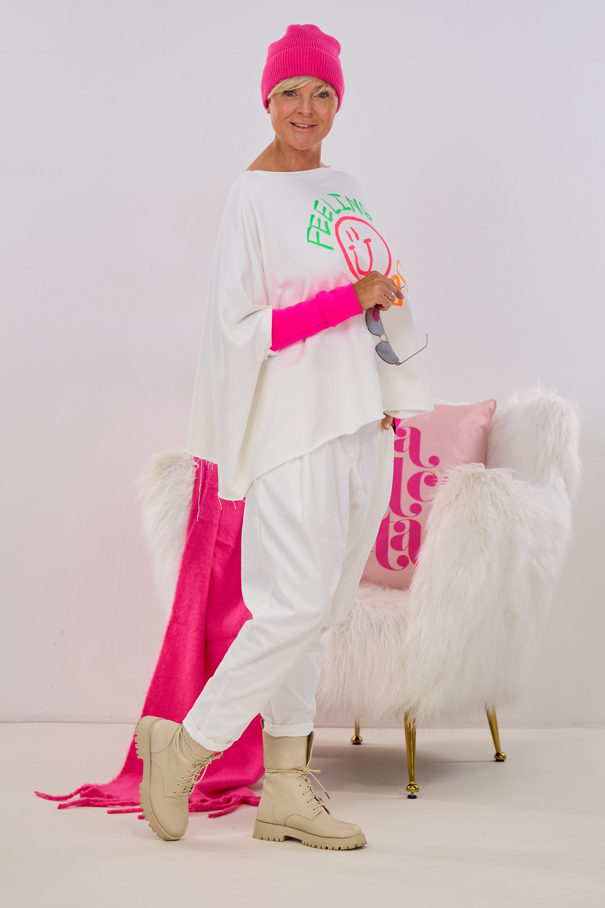 Oversized Sweaty FEELING GOOD, weiß-pink-bunt