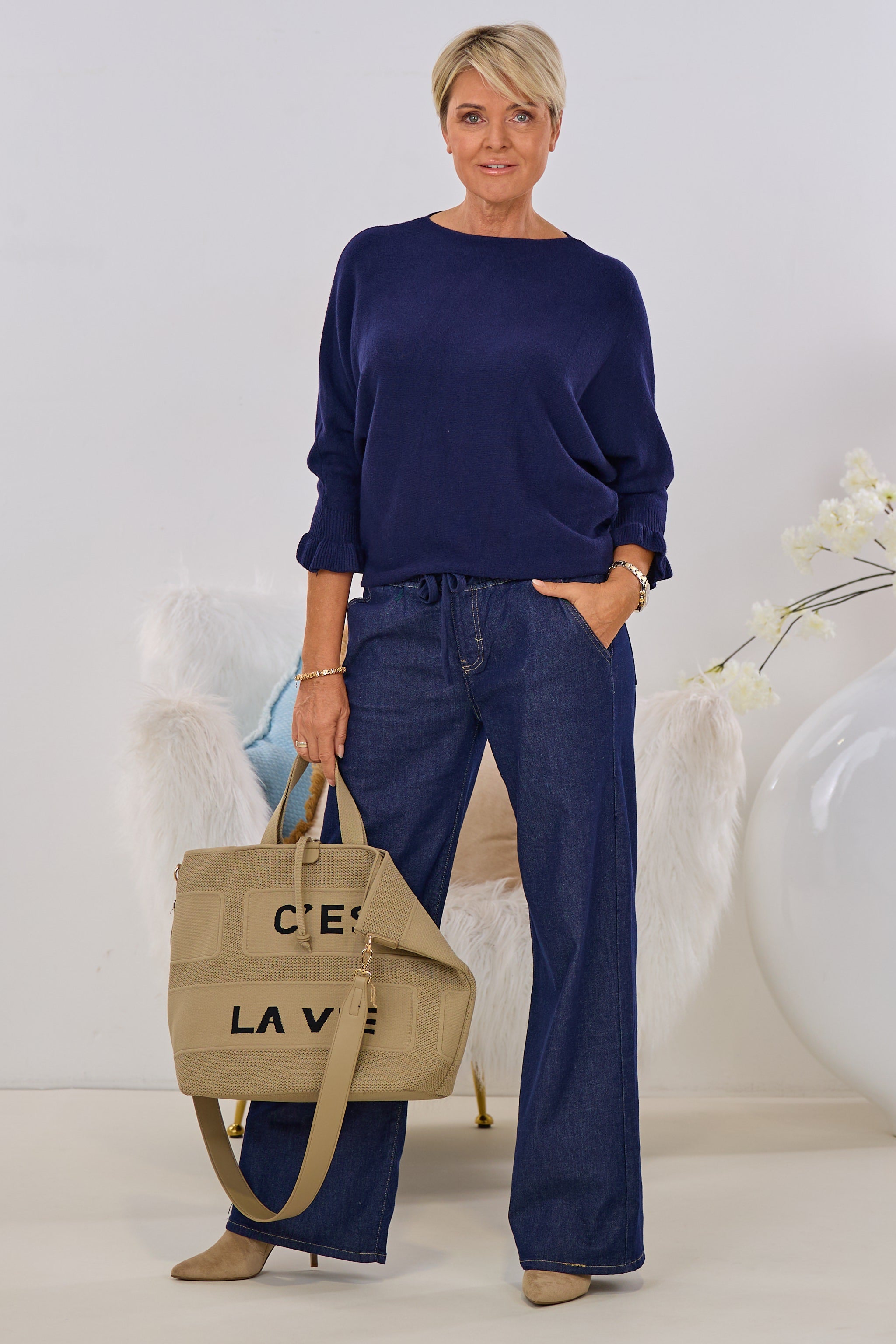 Strickpulli mit Rüschenärmeln, marine