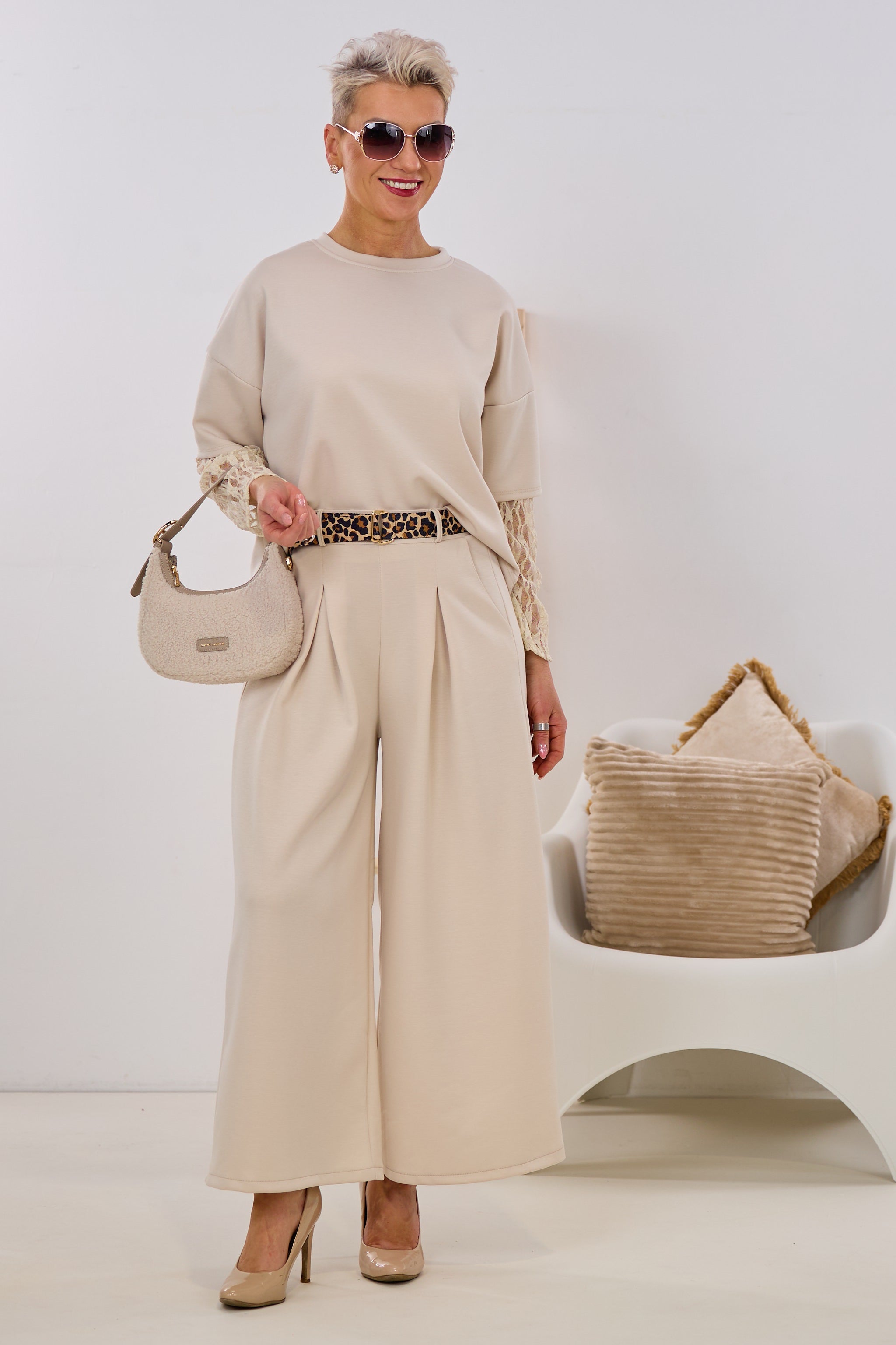 Cozy-Shirt mit Spitzen-Ärmeln, beige