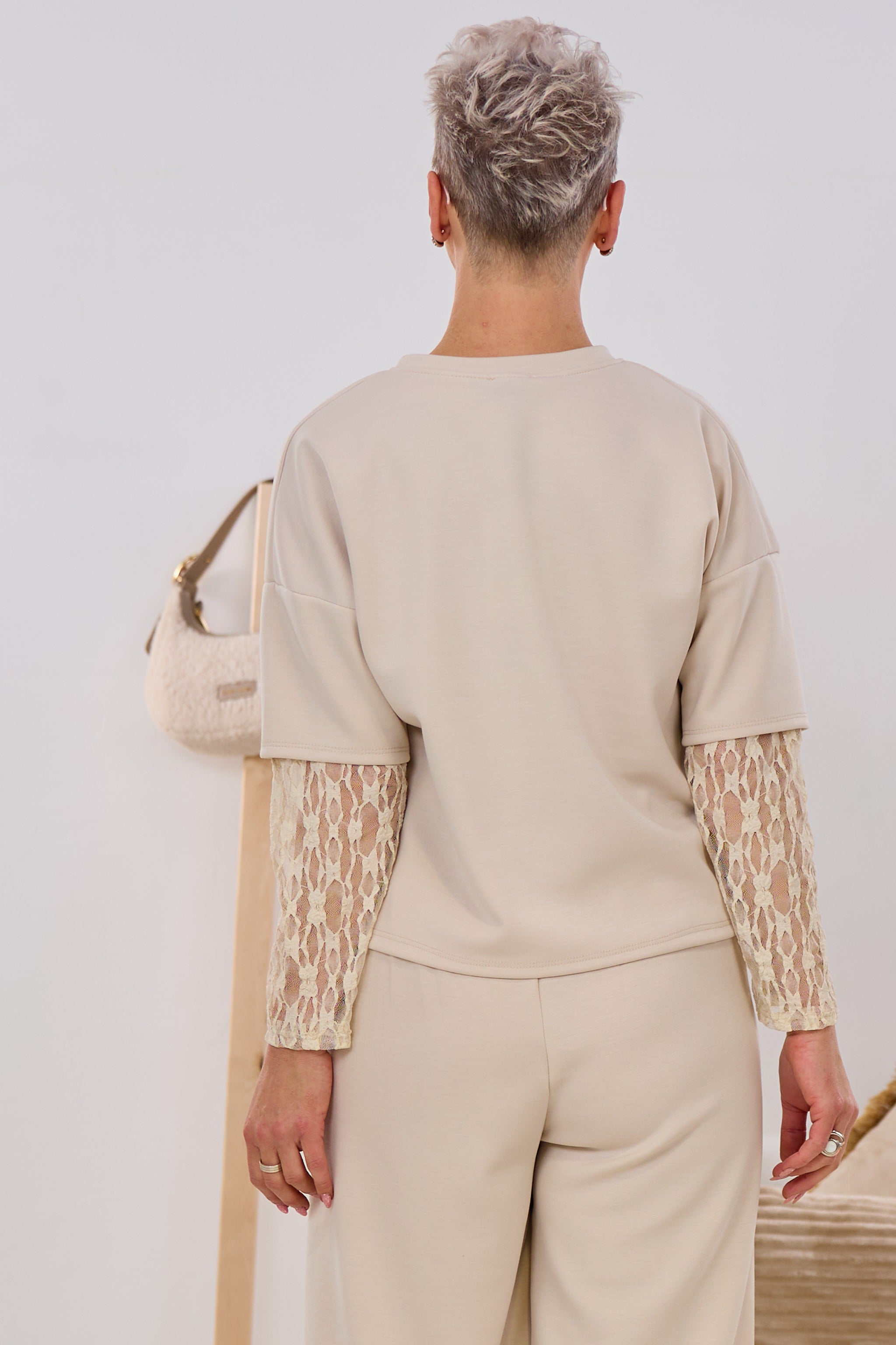 Cozy-Shirt mit Spitzen-Ärmeln, beige