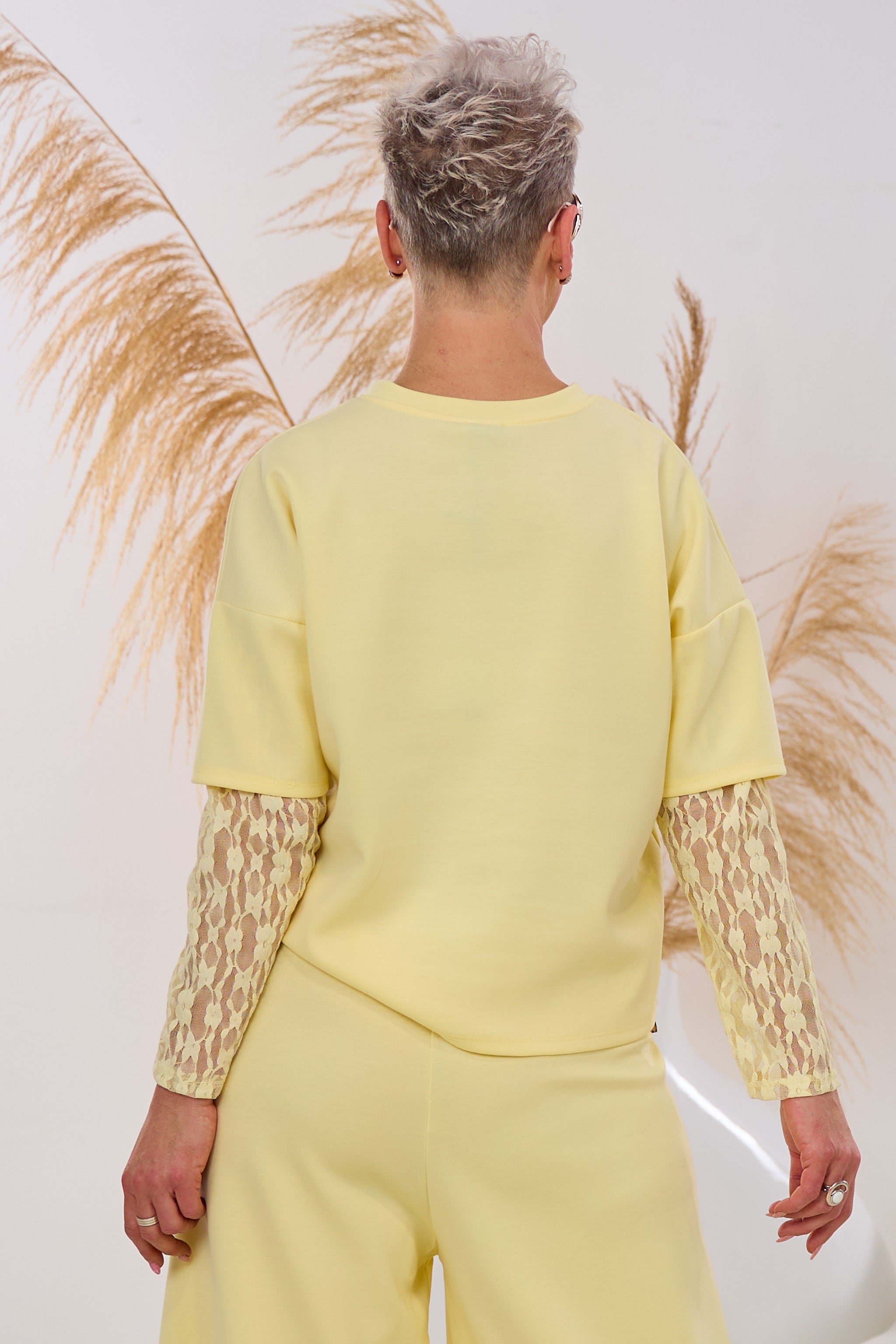 Cozy-Shirt mit Spitzen-Ärmeln, gelb