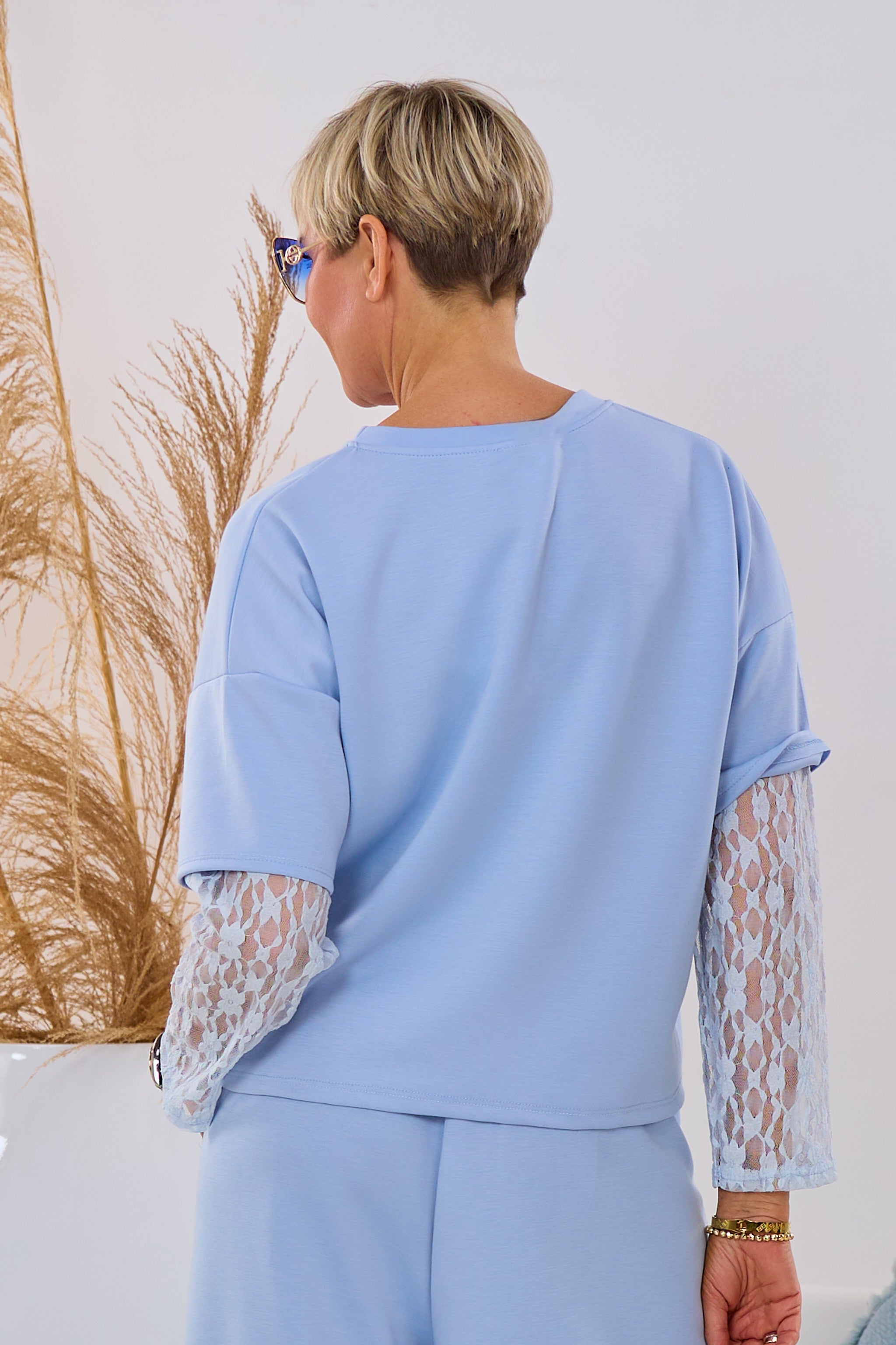 Cozy-Shirt mit Spitzen-Ärmeln, hellblau