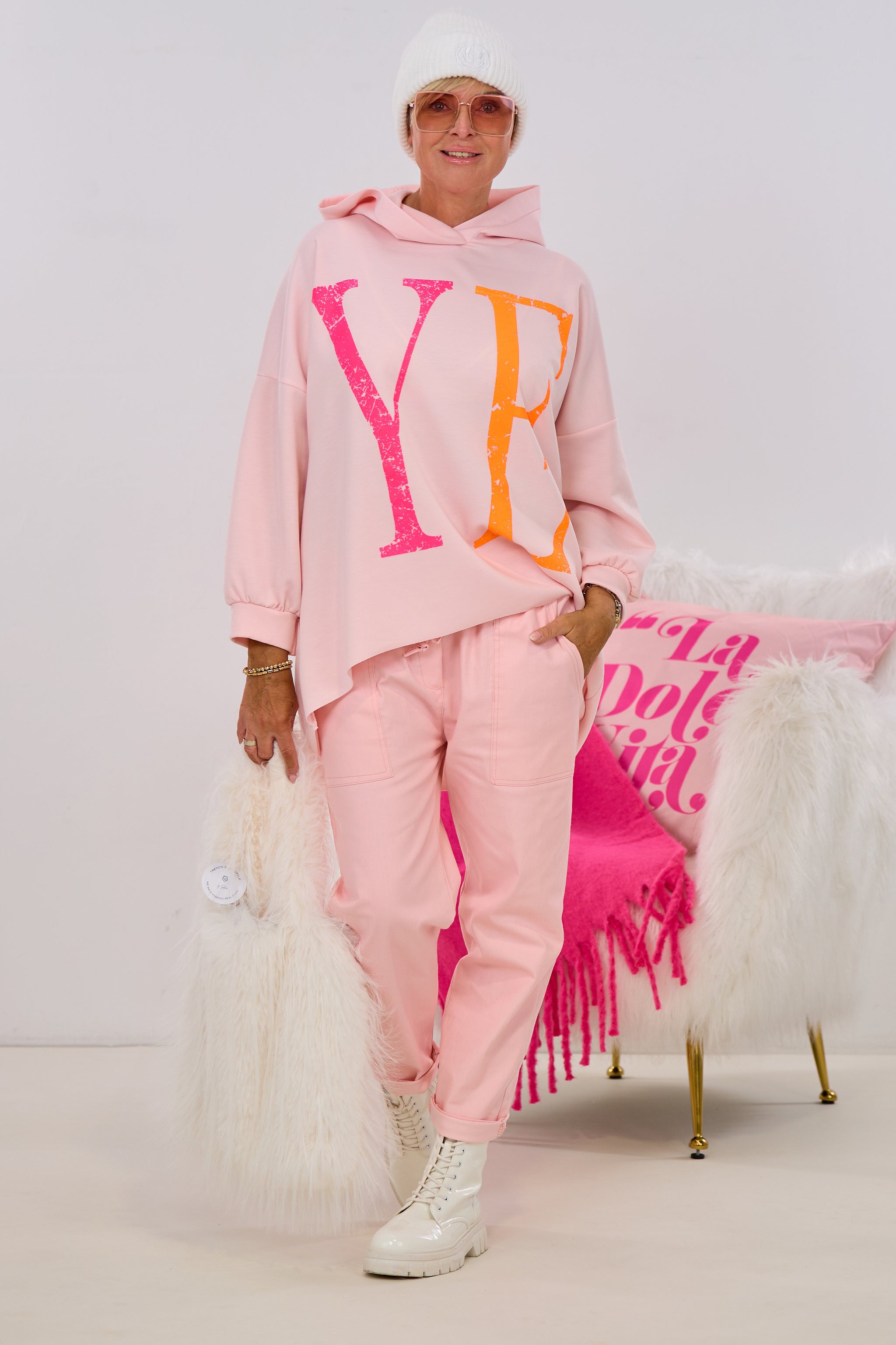 Cozy Oversized Shirt YEAH, rosé-bunt