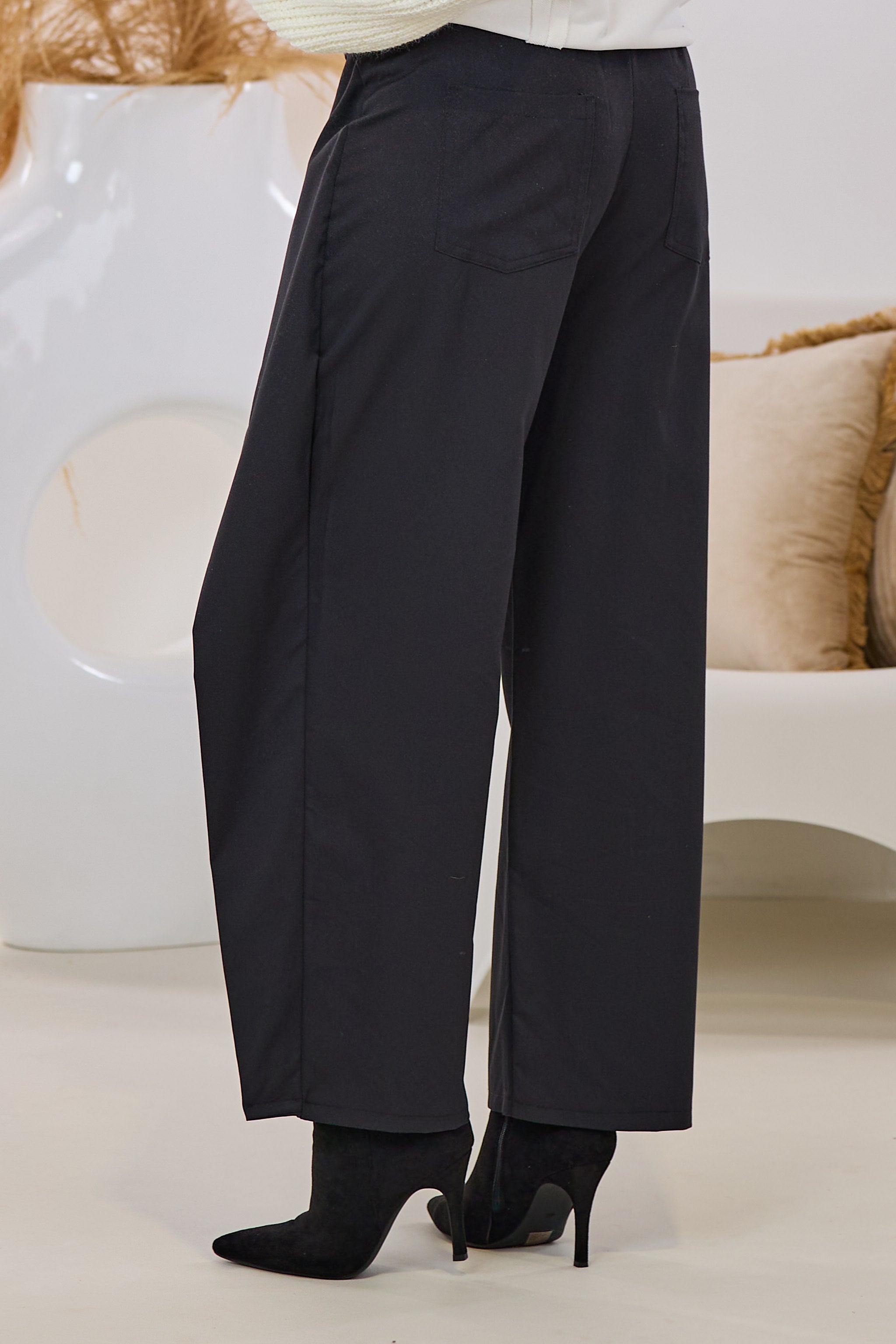 Stoffhose mit Überschlägen, schwarz