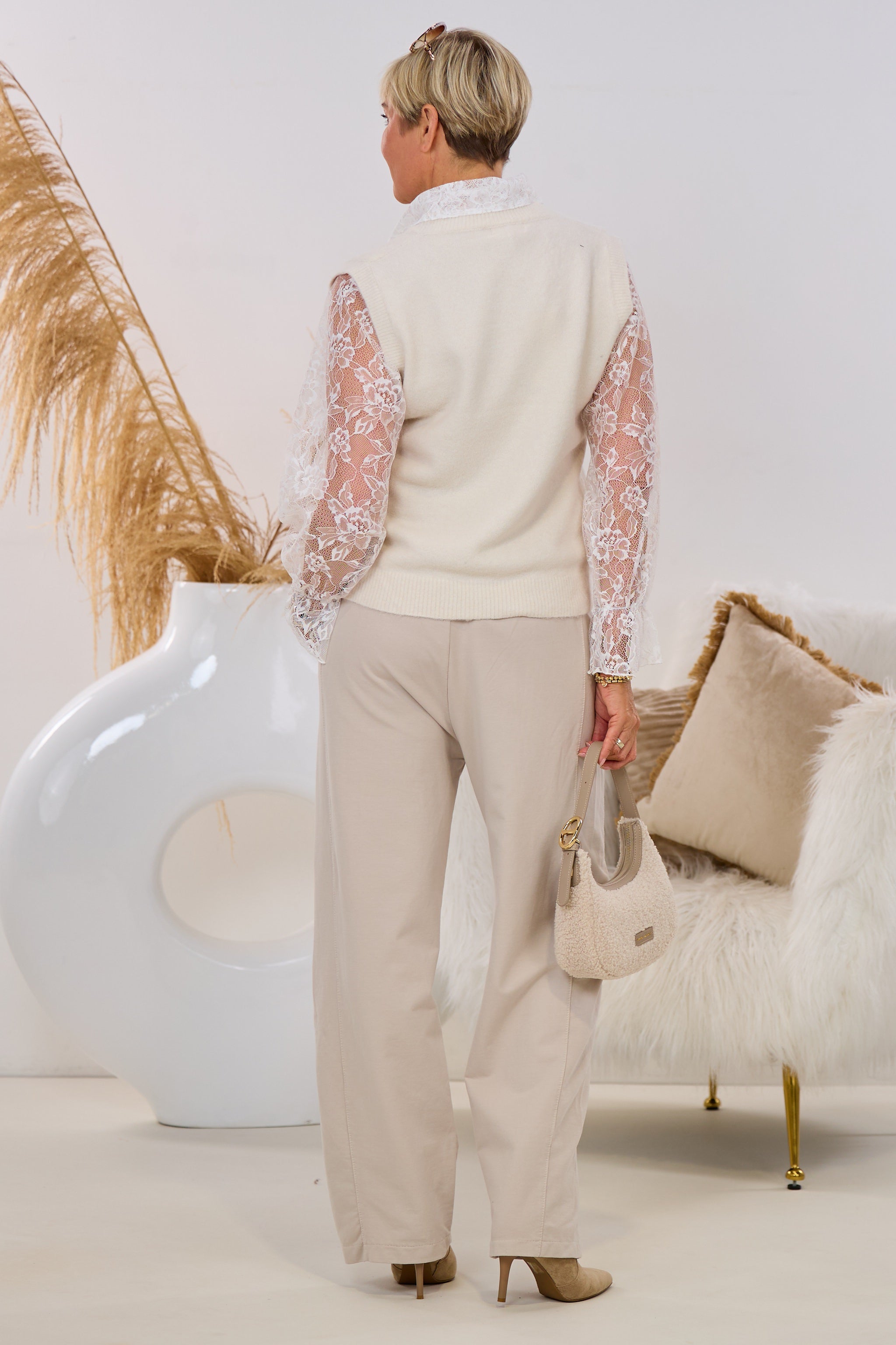 Pullunder mit Spitzenblusen-Einsatz, creme