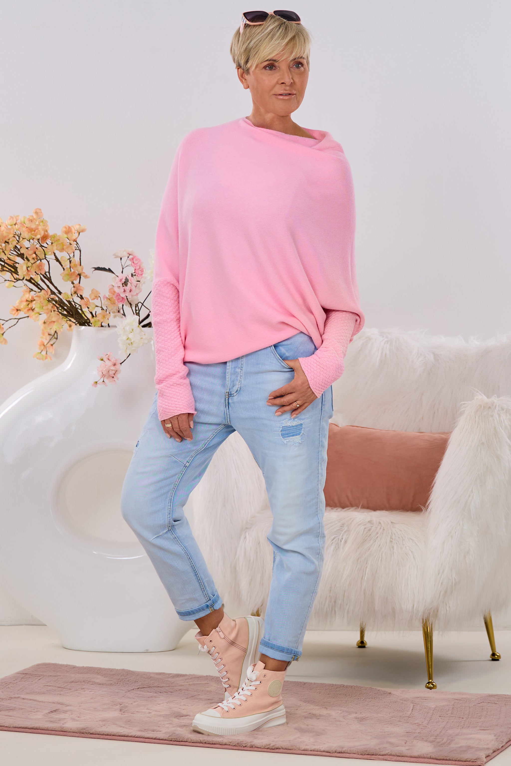 asymmetrischer Pulli mit Fledermausärmeln, rosa