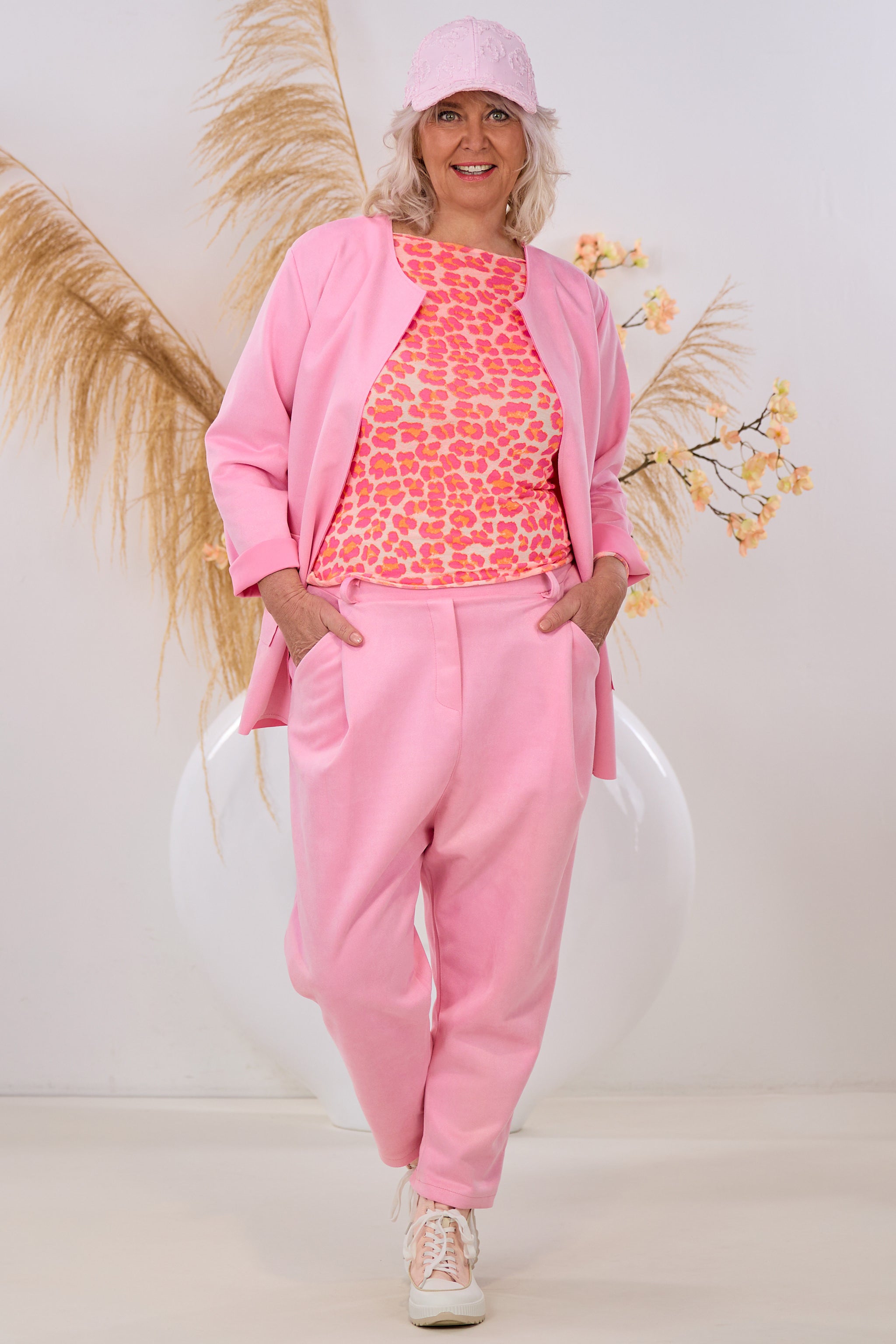 Elegante Baggy mit Gürtel, rosa