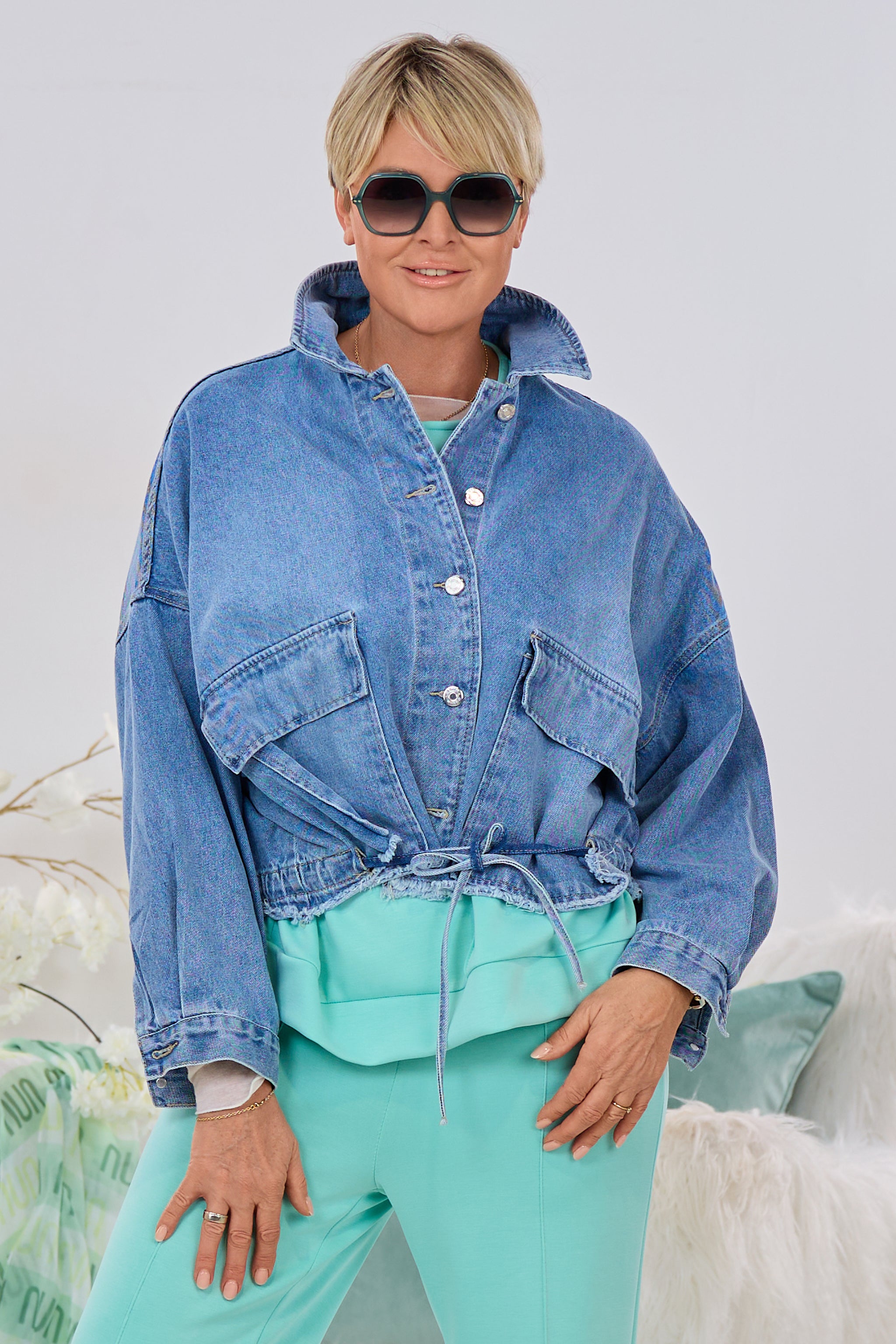 Weite Jeansjacke mit großen Taschen, denim