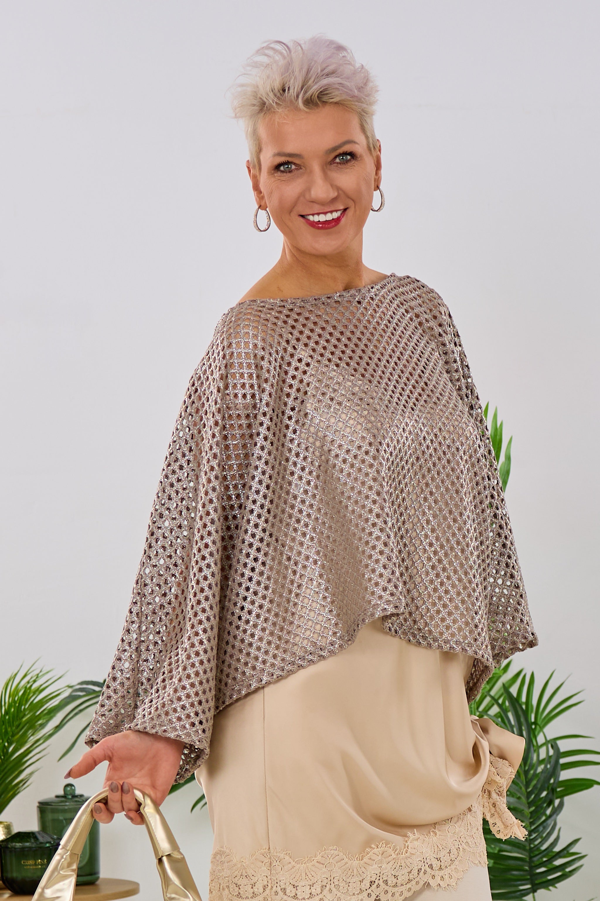 Lochstrick Pulli mit Fledermausärmeln, taupe glänzend