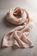 Tuch mit UNU-Schriftzug, beige-ecru-braun