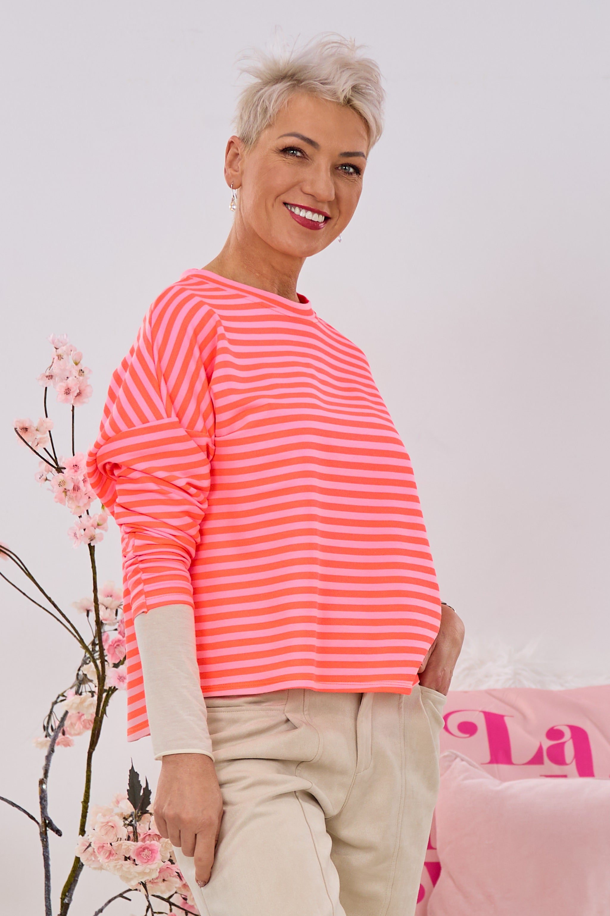 Schmal geringeltes Shirt, orange-rosa