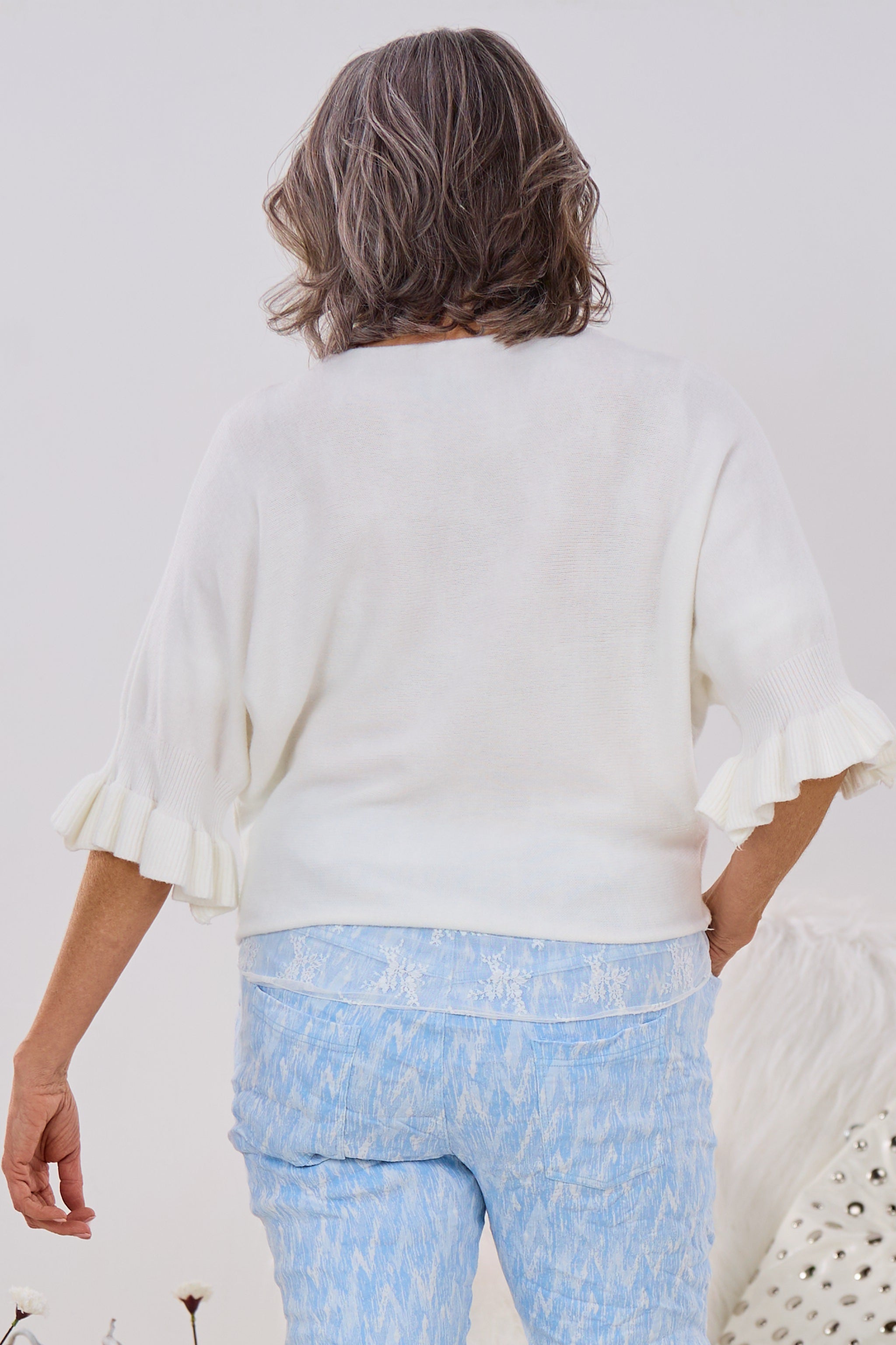 Strickpulli mit 3/4 Rüschenärmeln, ecru