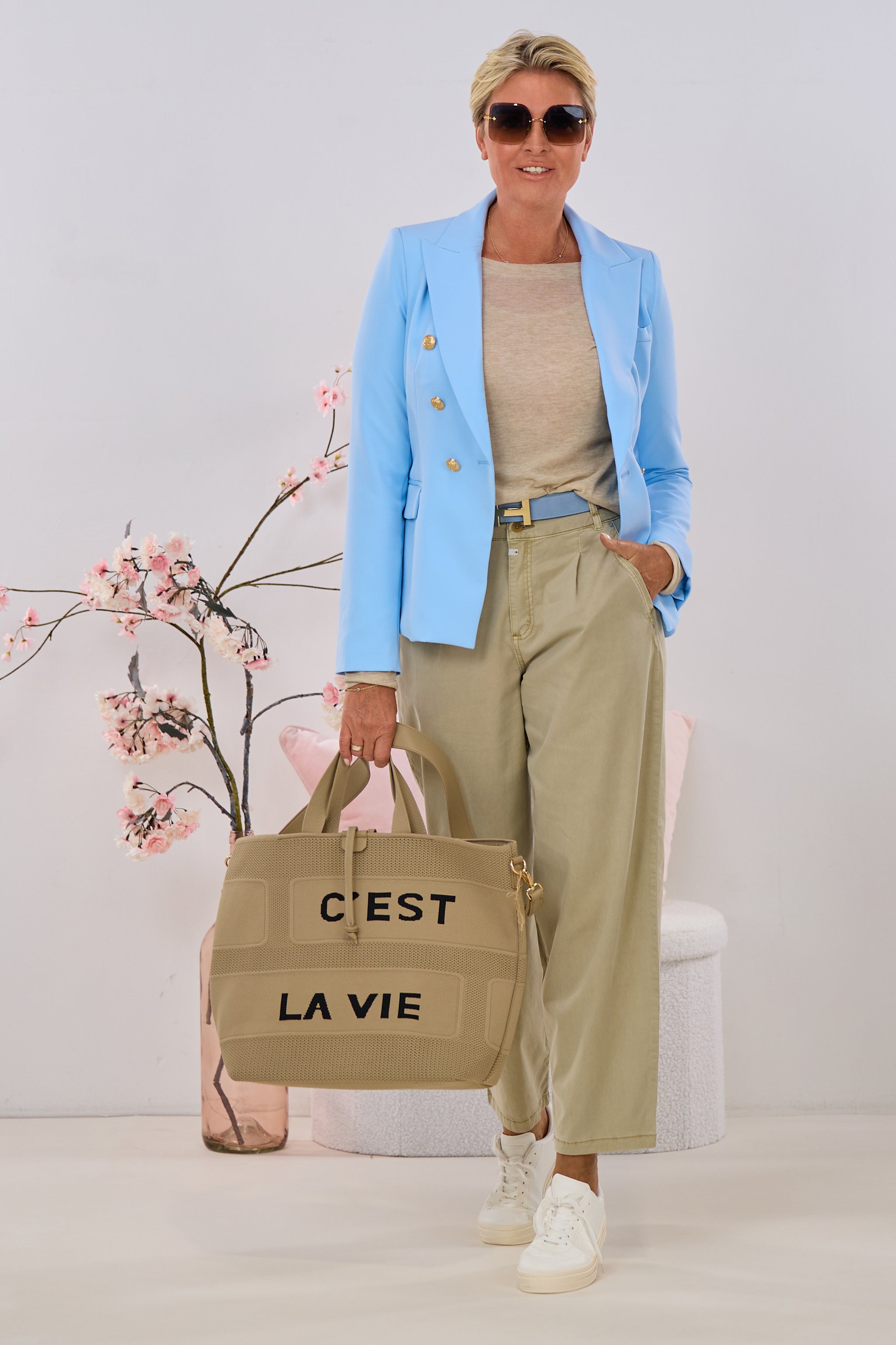 Zwei-Reihiger Blazer, hellblau