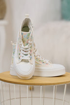 Plateau High Sneaker mit Tüllblüten, weiß-pastell