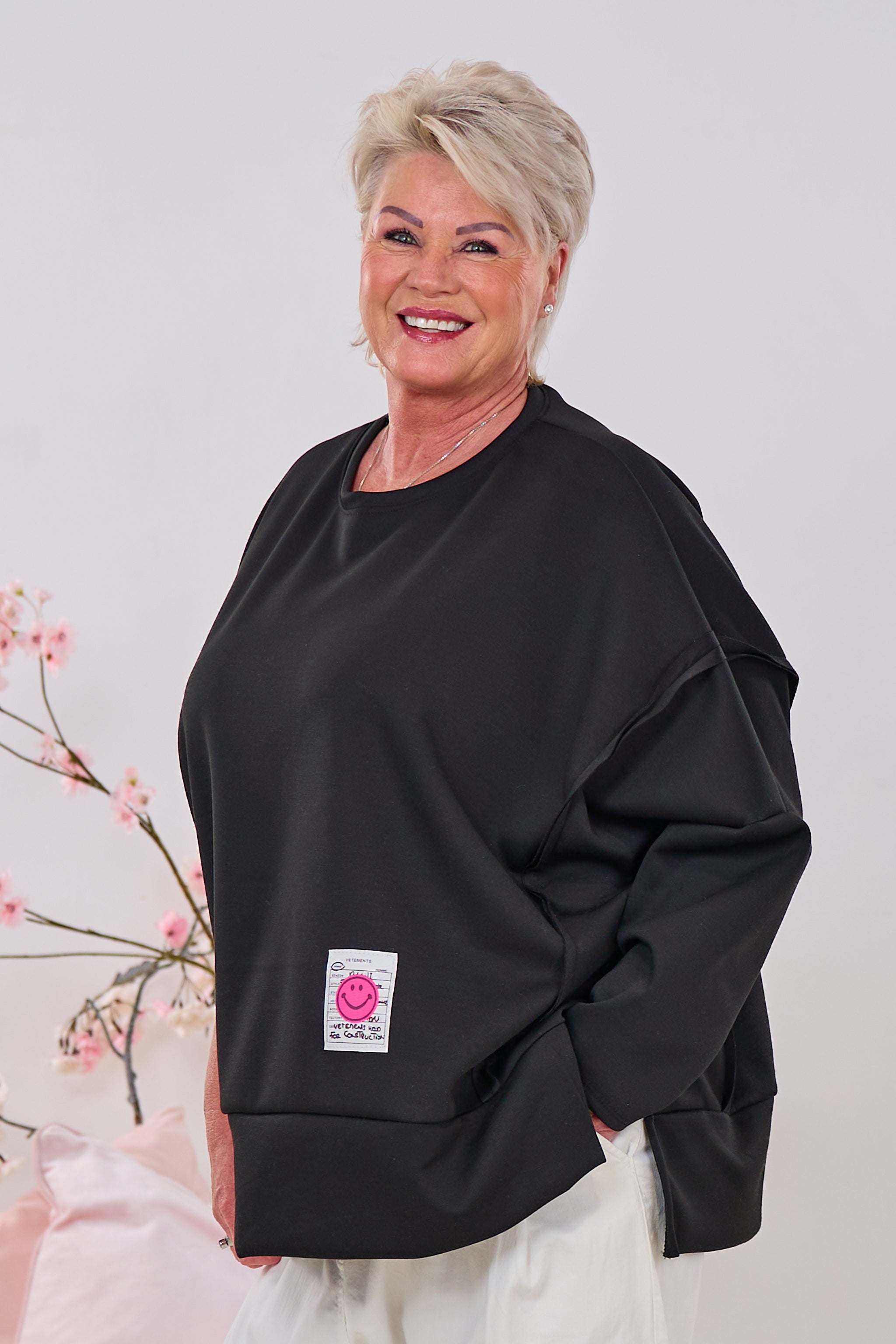 Cozy Sweaty mit außenliegenden Nähten, schwarz