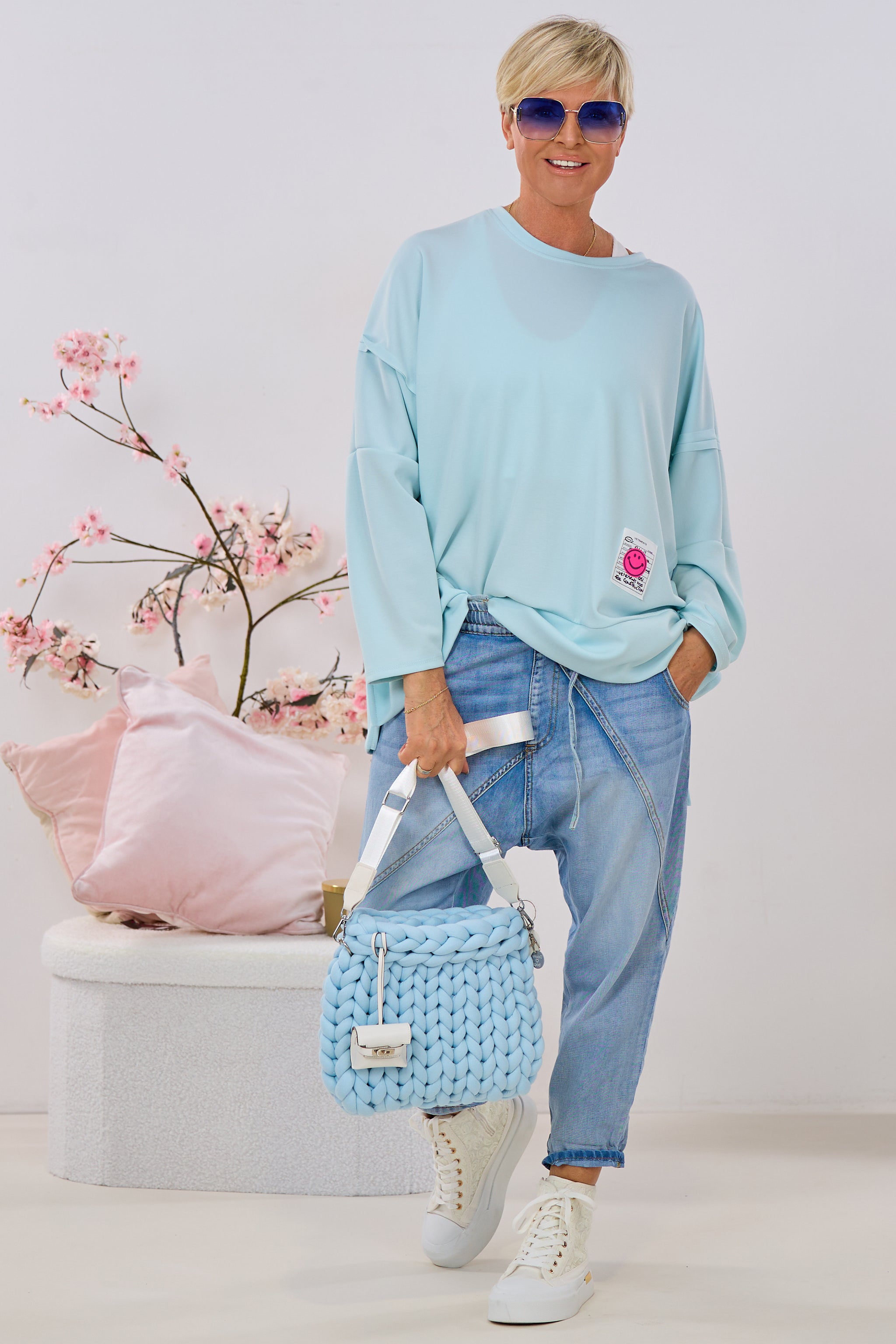 Cozy Sweaty mit außenliegenden Nähten, hellblau