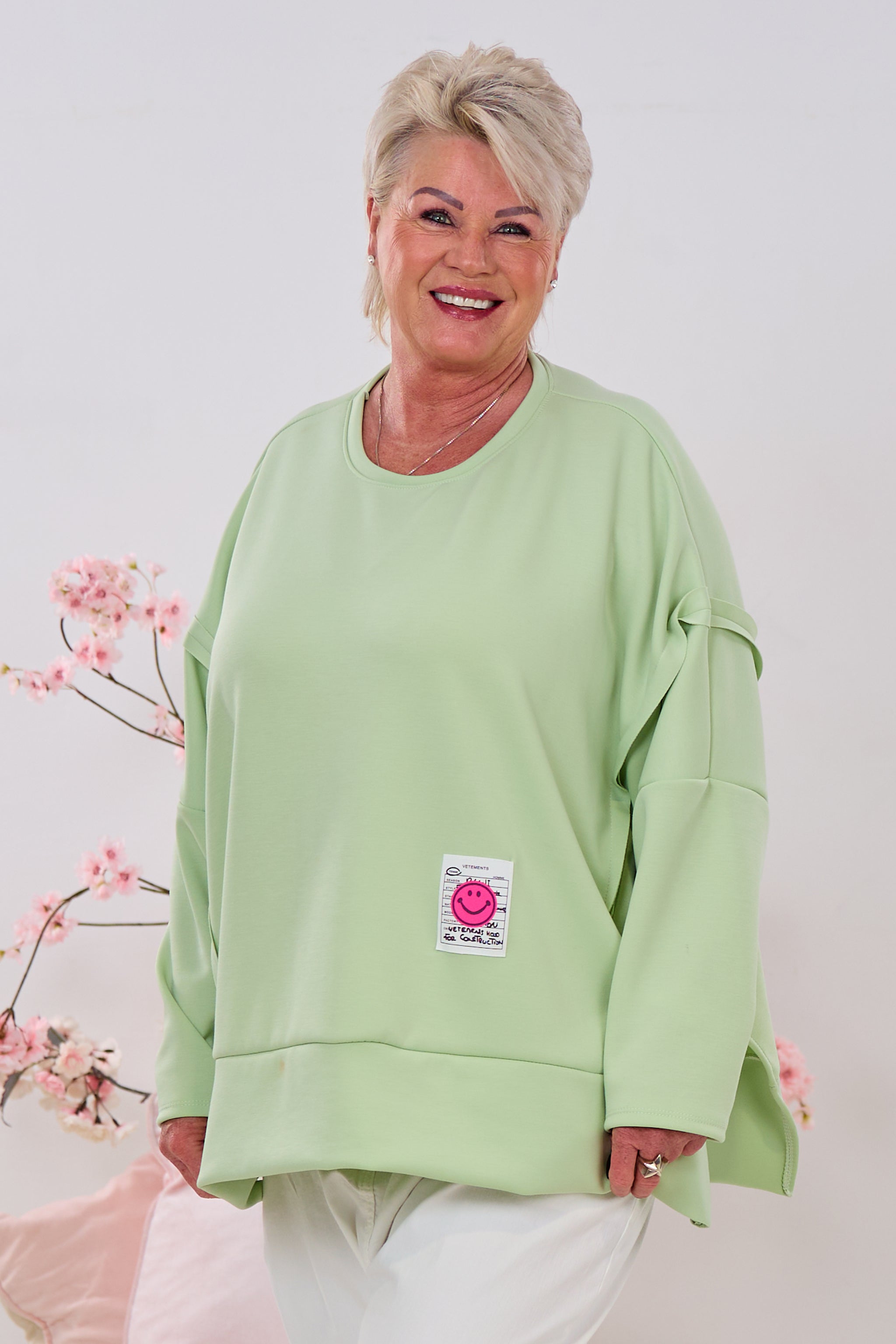 Cozy Sweaty mit außenliegenden Nähten, lindgrün