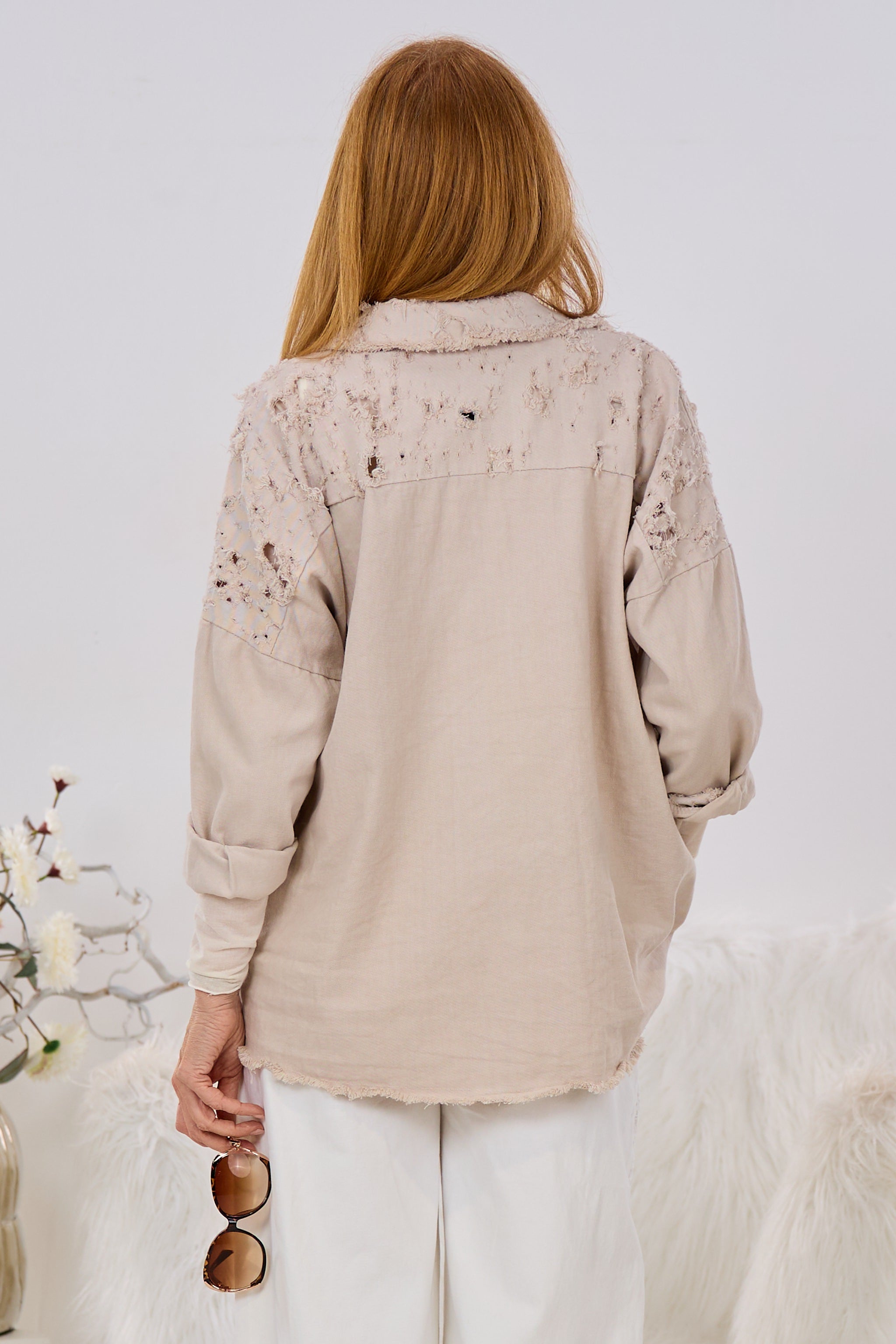 Destroyed Jeans Hemdjacke, beige