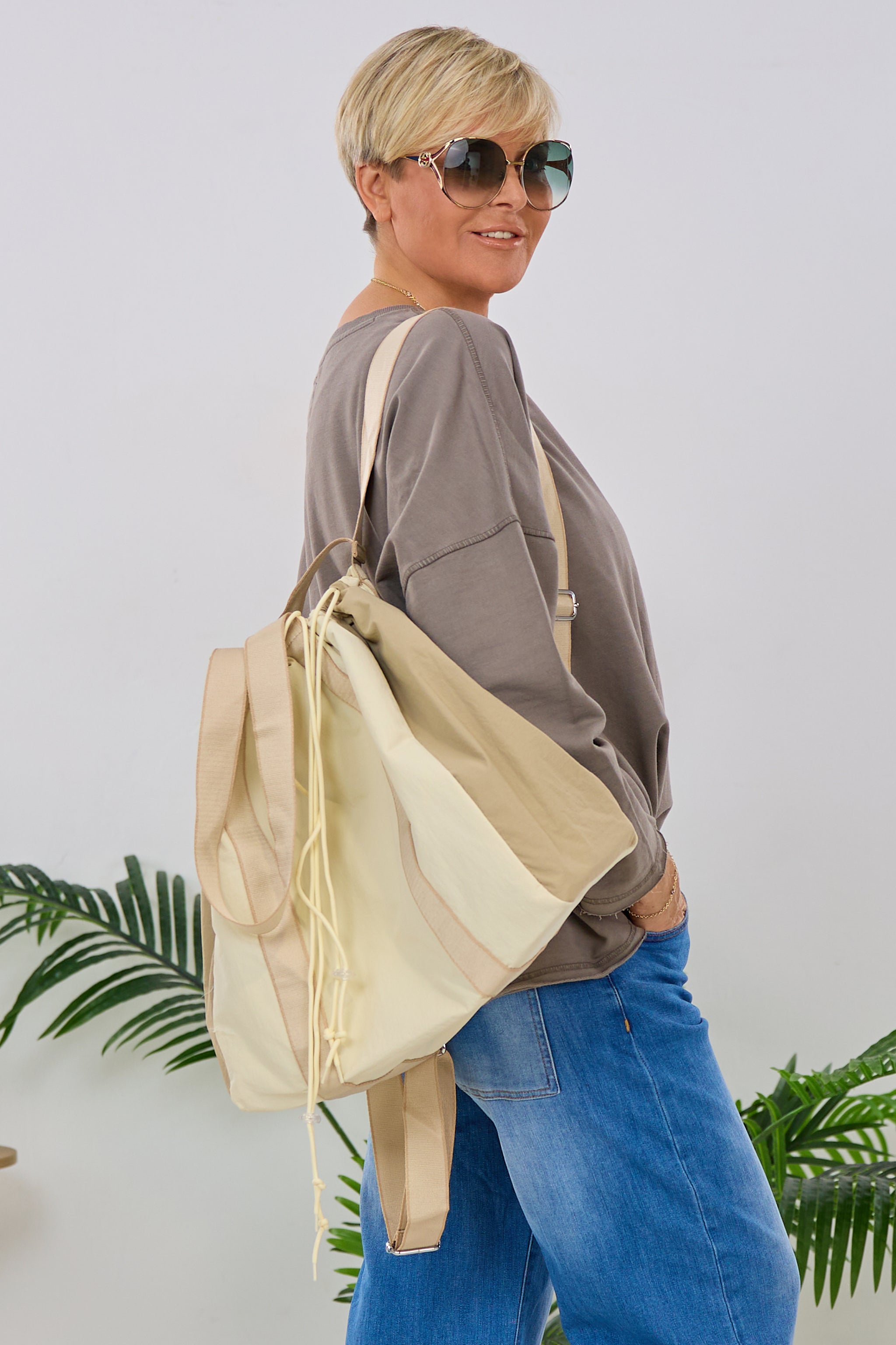 großer Shopper/Rucksack, creme-beige
