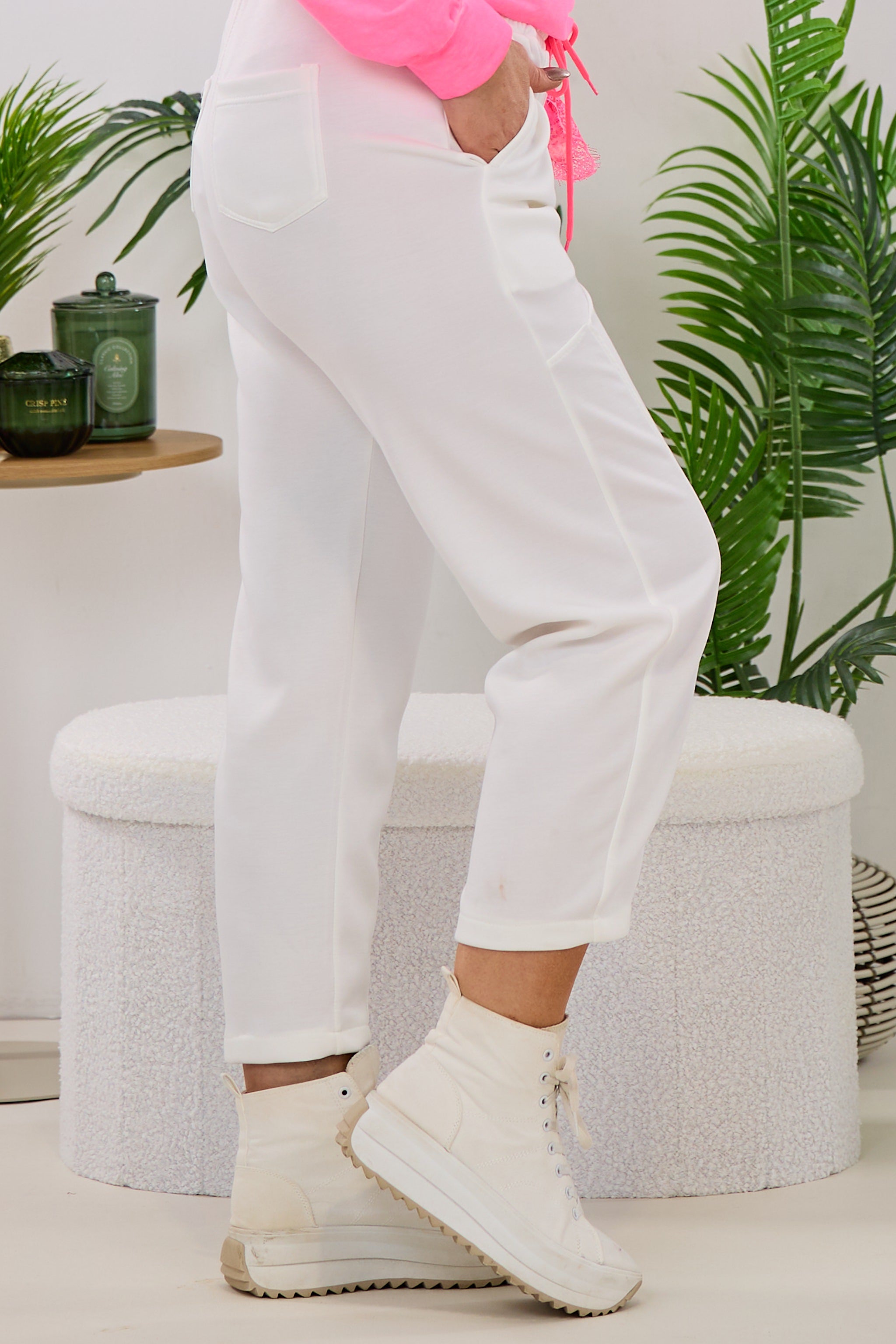 Cozy Hose mit Zierkordel, ecru