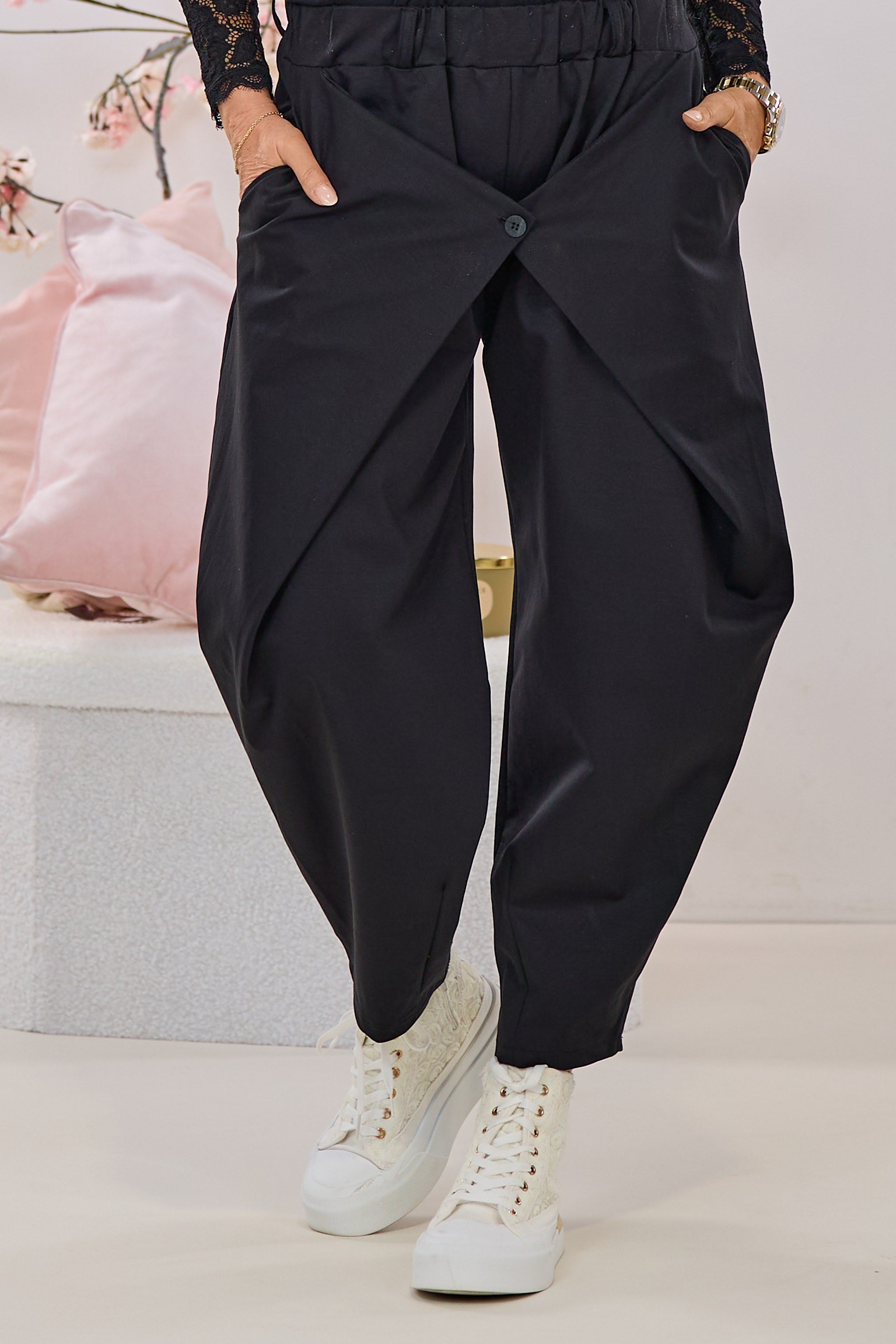 Hose mit Überschlägen, schwarz