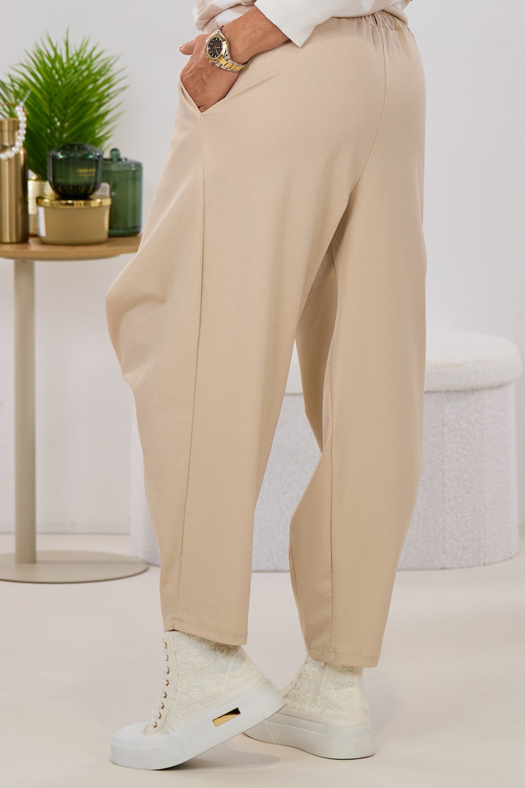 Hose mit Überschlägen, beige