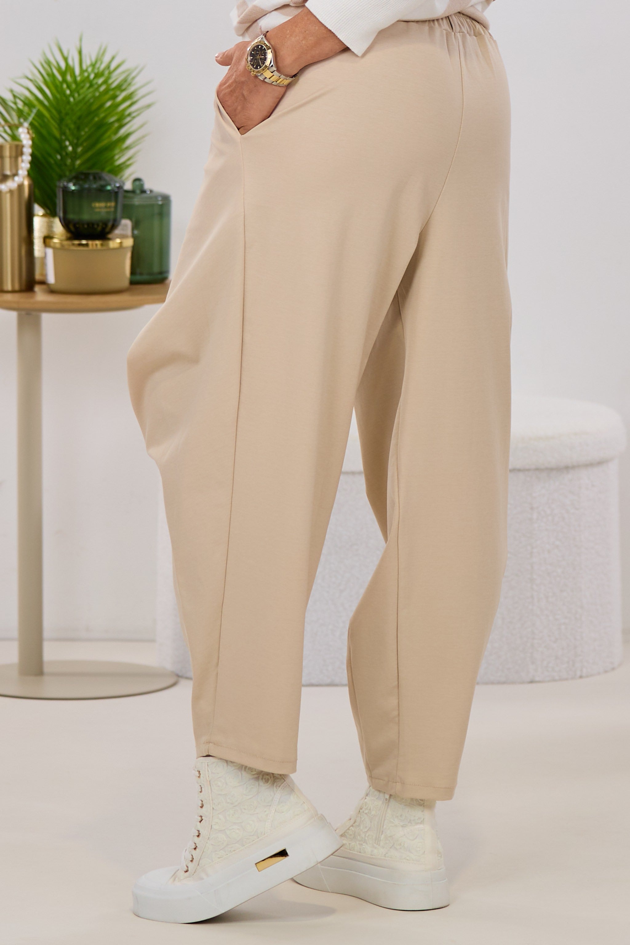 Hose mit Überschlägen, beige