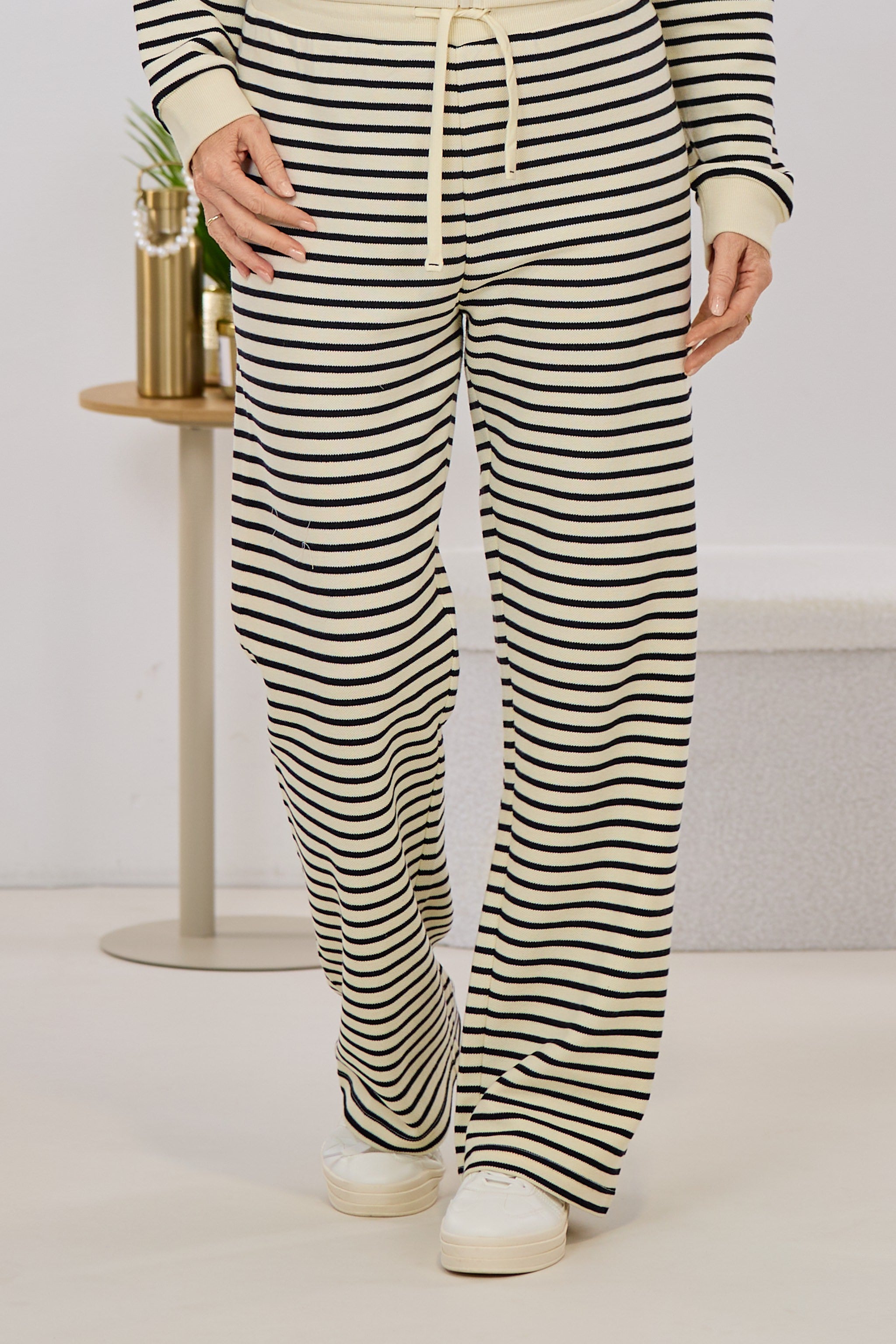 geringelte Sweaty Hose, creme-schwarz