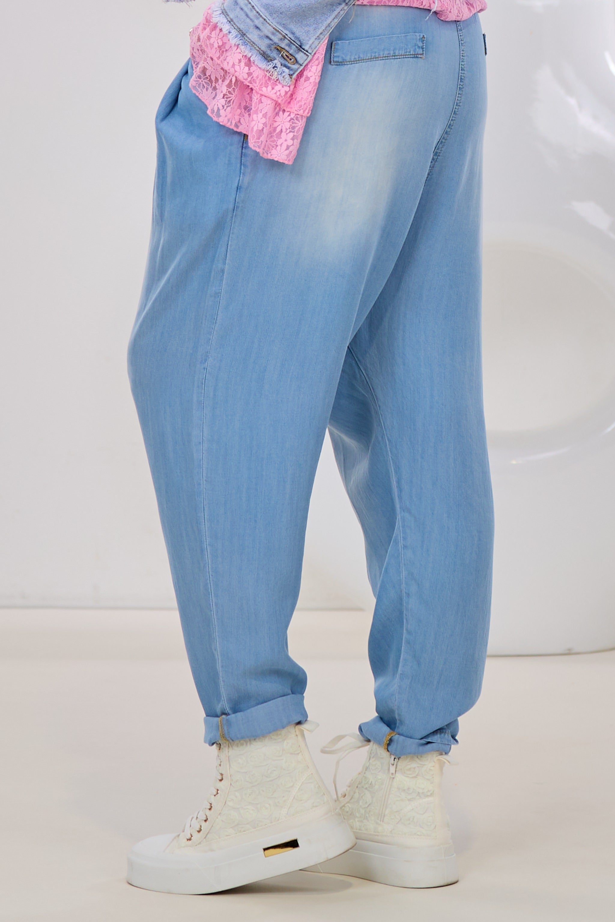 Leichte Baggy Jeans mit Kordelgürtel, hell denim