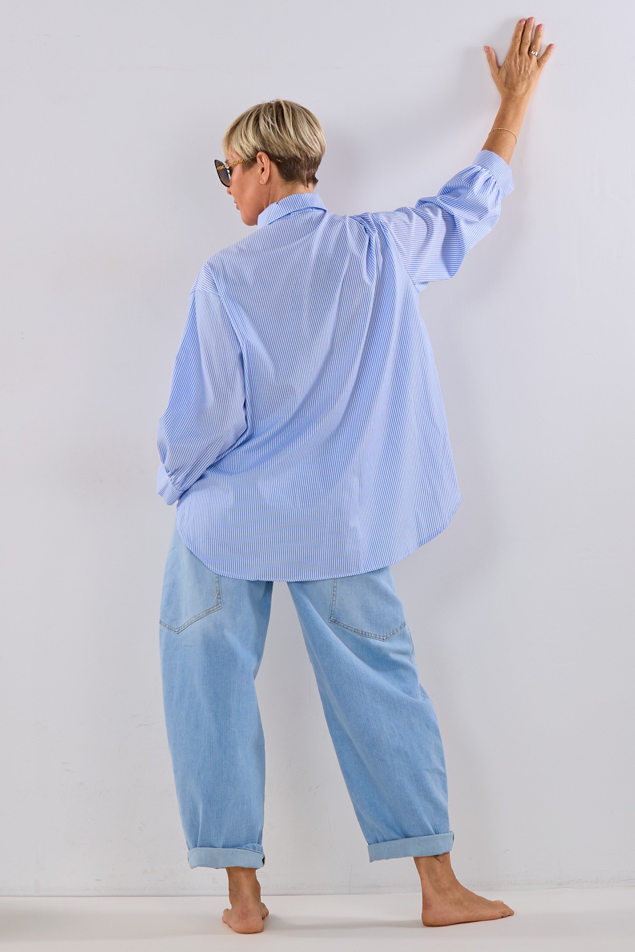 Baumwoll-Bluse mit Krawatte, blau-weiß