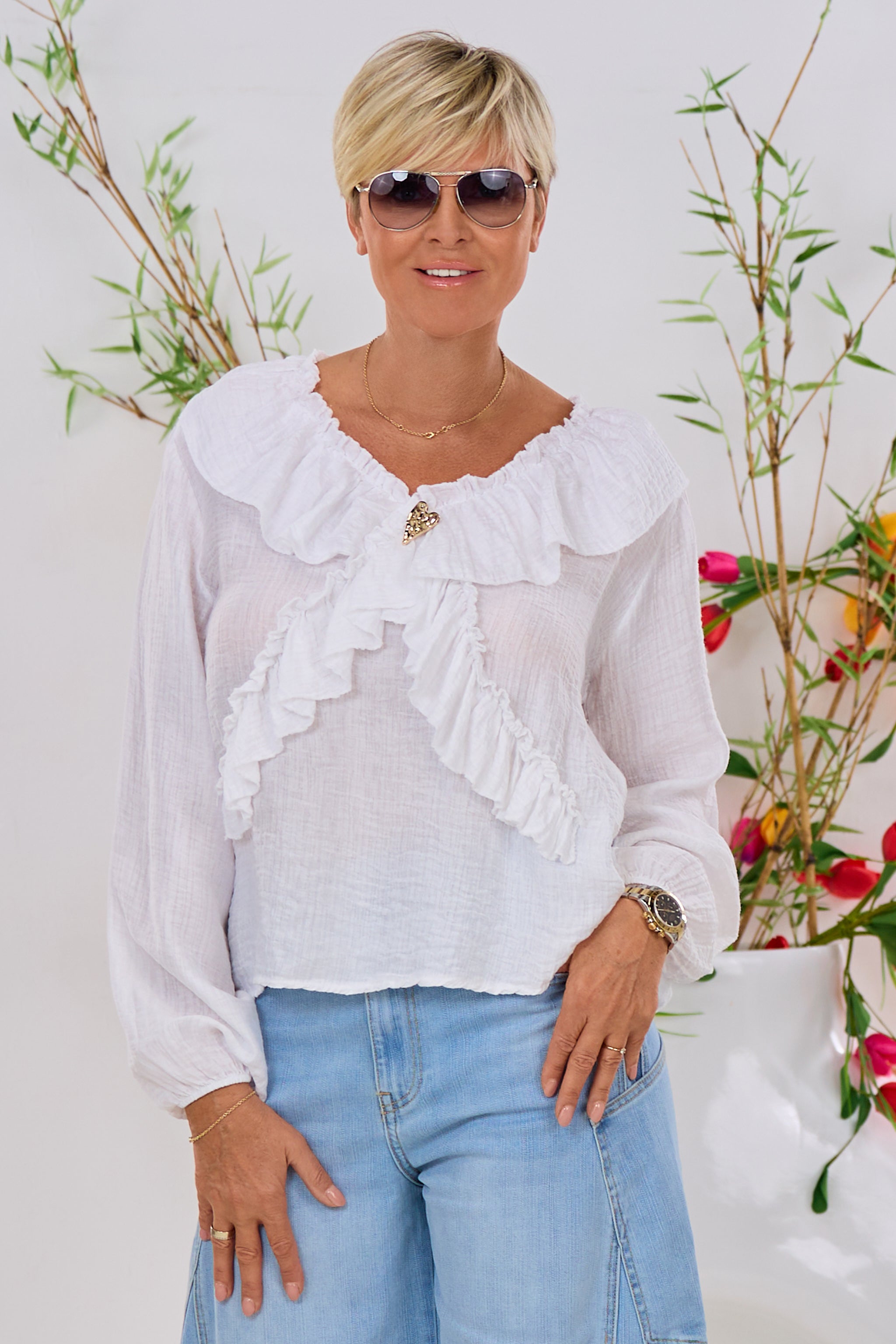 Rüschenbluse in Seersucker-Optik, weiß/ecru