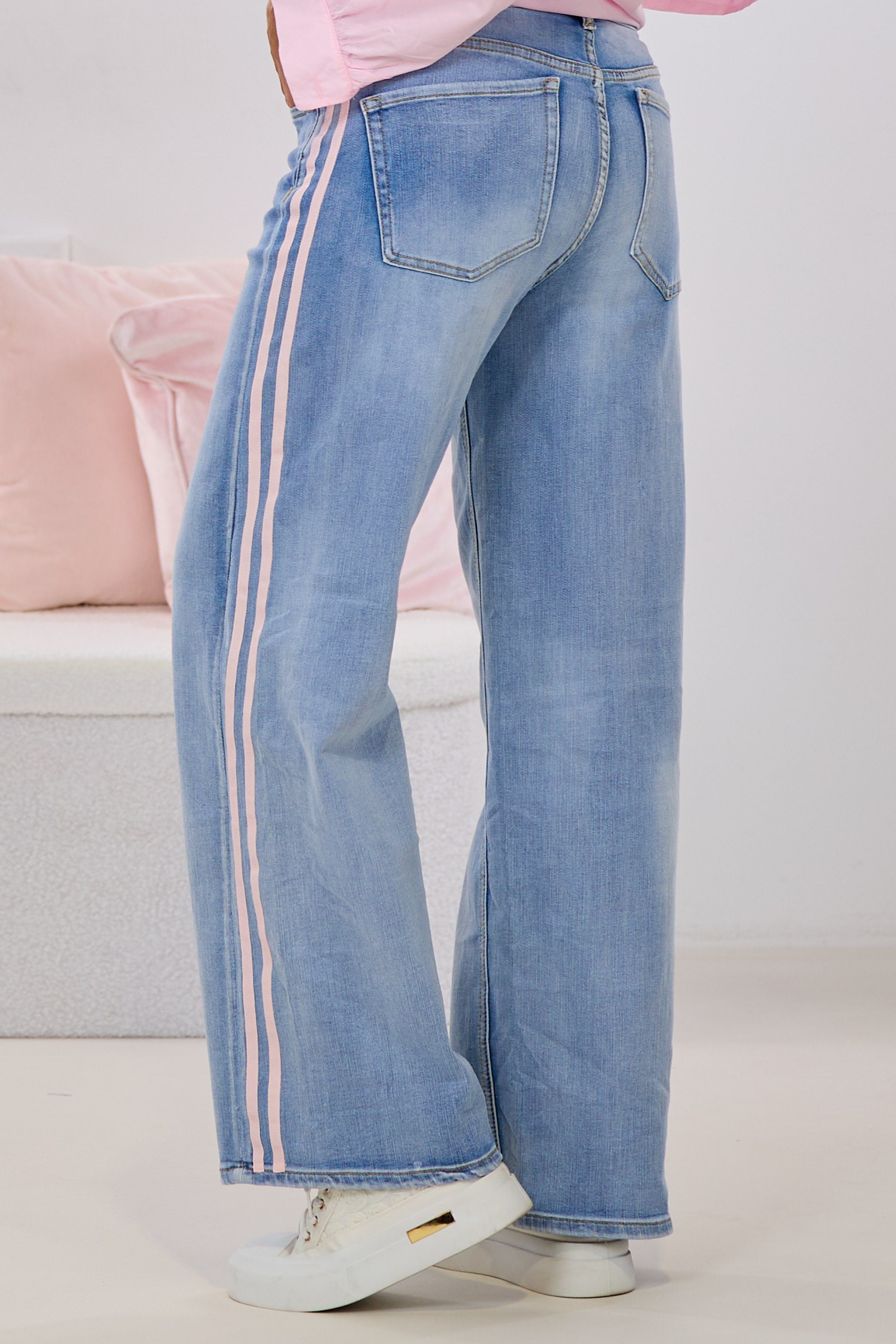 Mid Waist Jeans mit rosa Streifen, denim