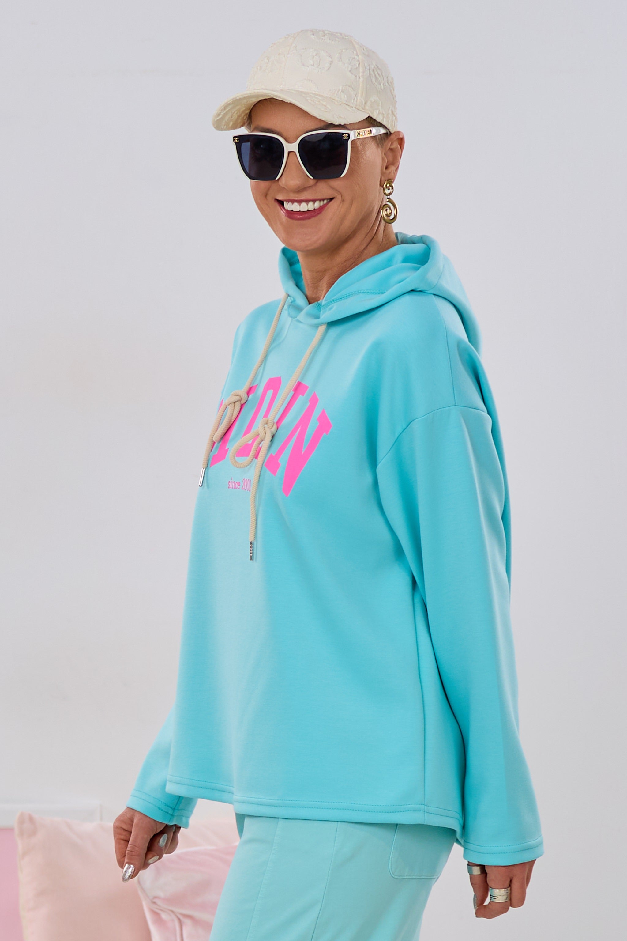 Cozy Hoodie MOIN, türkis-neonpink