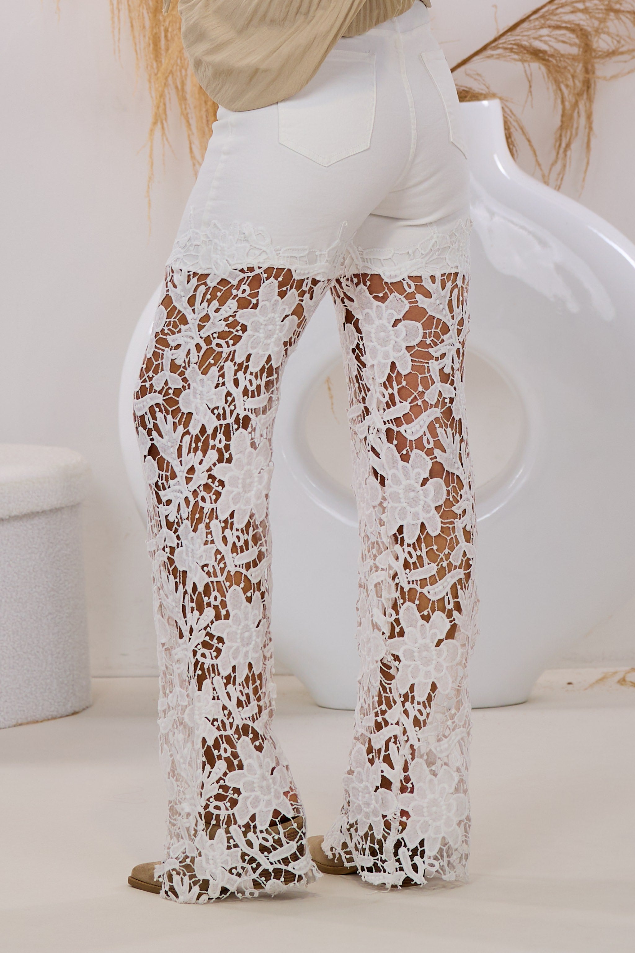 Short-Optik Spitzen Jeans, weiß