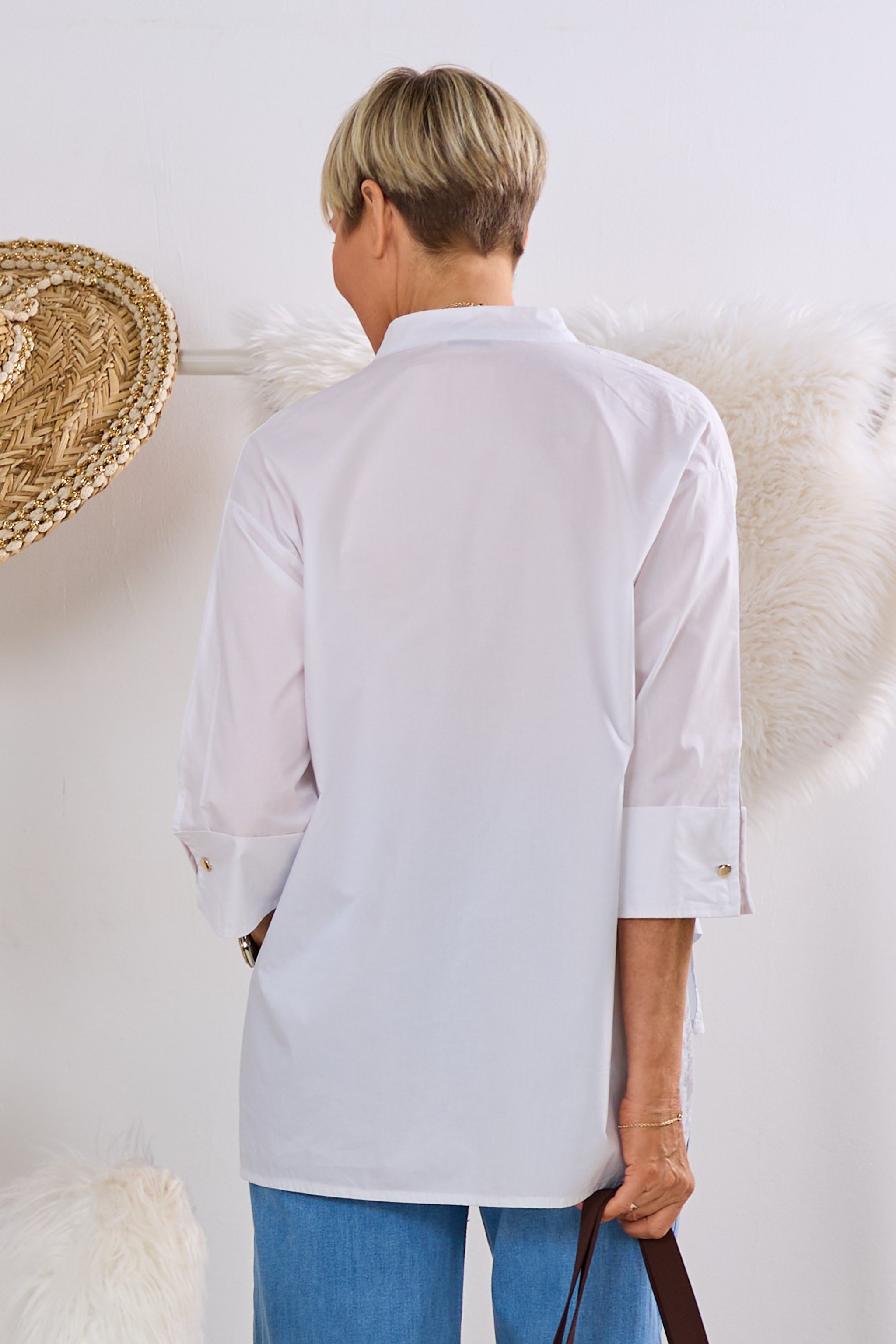 Bluse mit Stehkragen und Manschetten, weiß