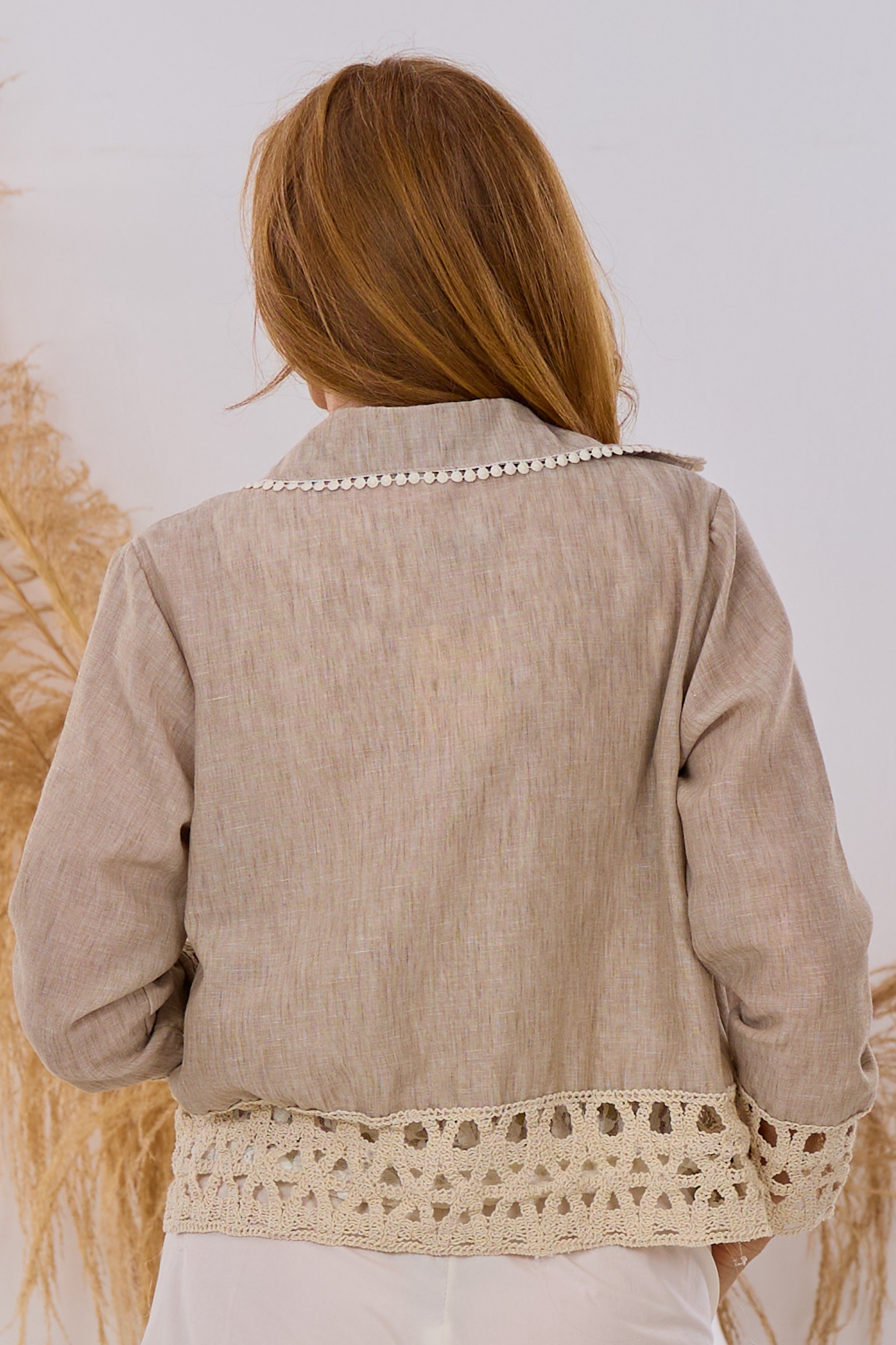 Bluse mit Häkelbordüre, taupe
