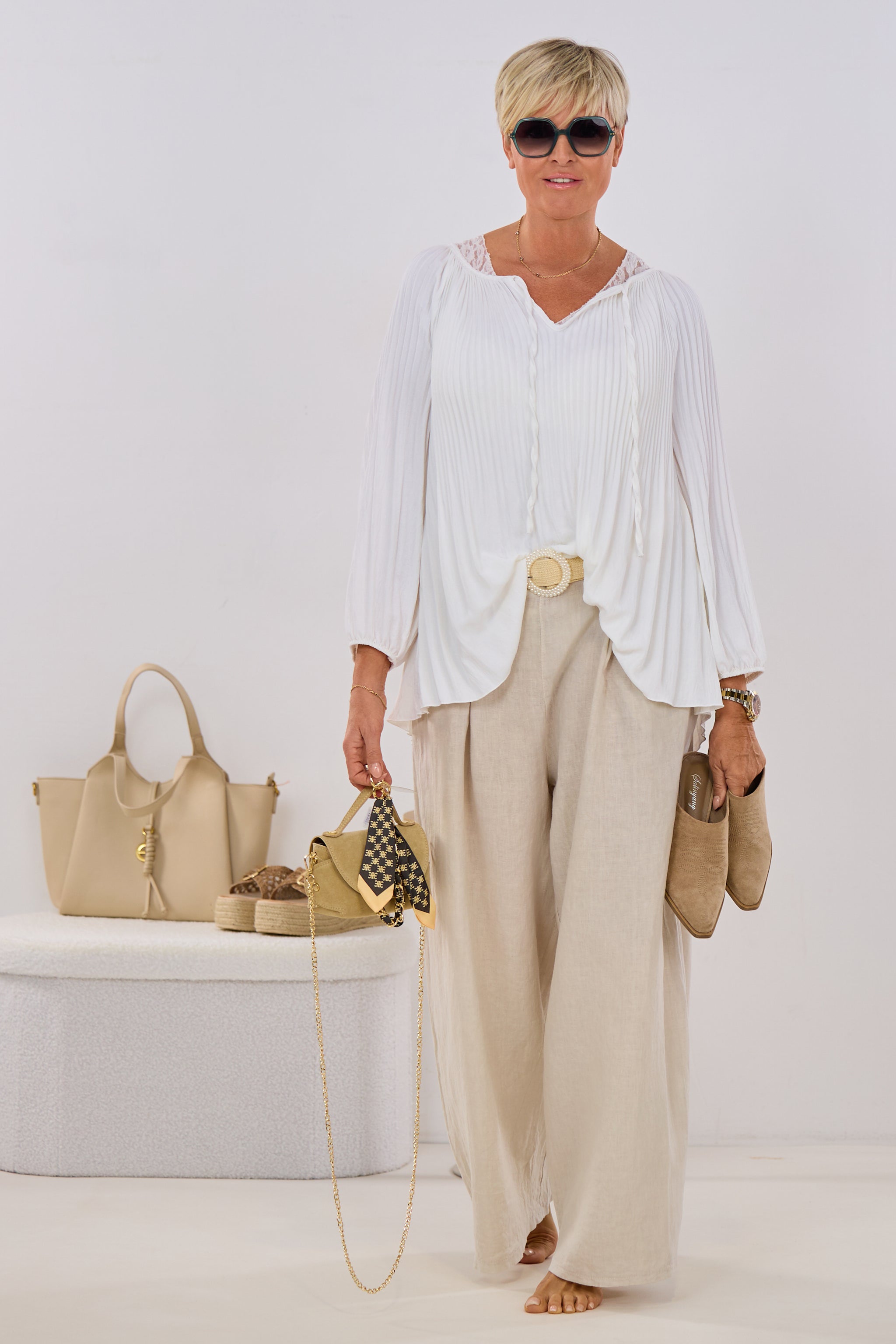 Leinenhose mit Gürtel, beige