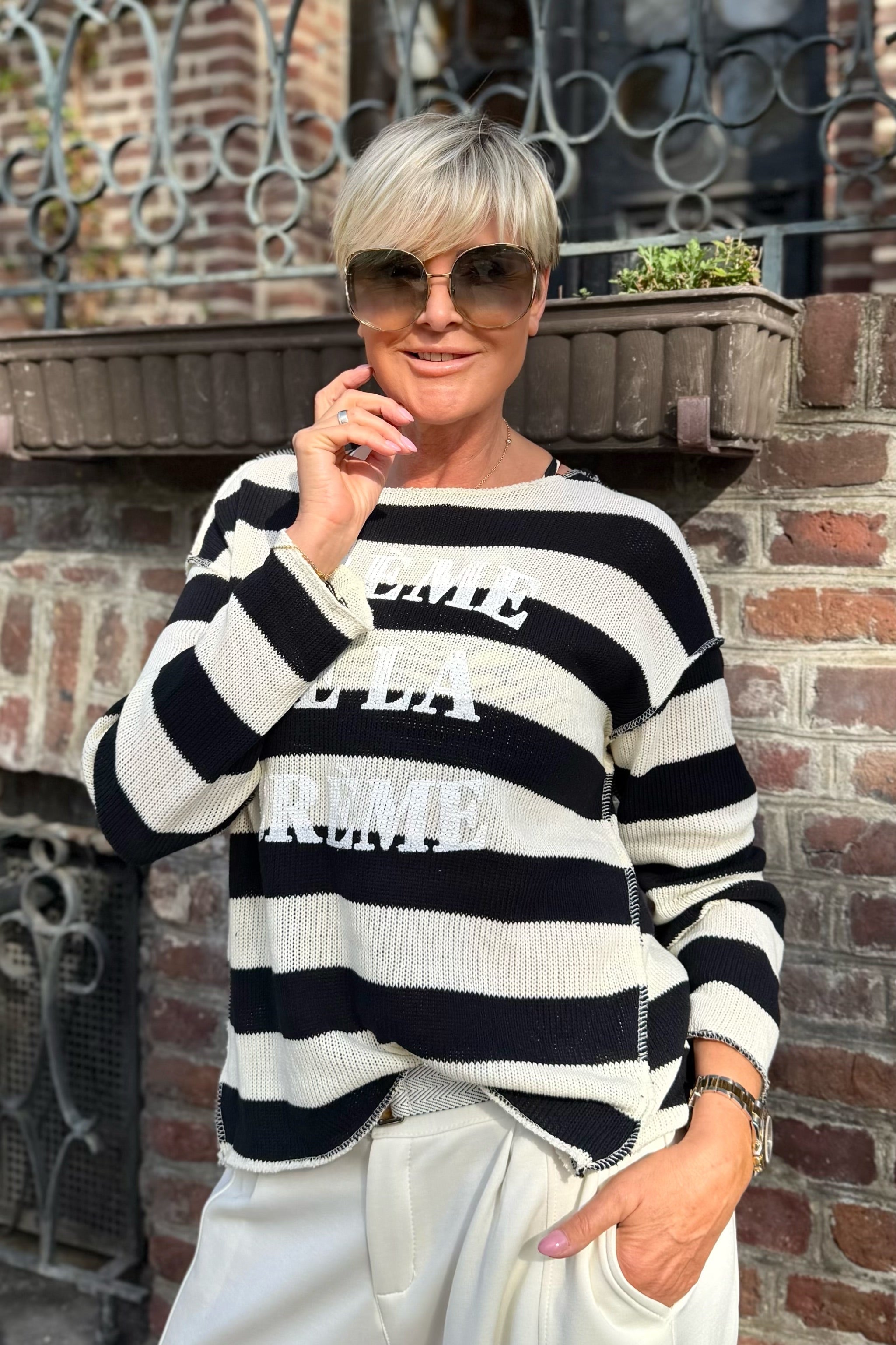 Strickpulli mit breiten Streifen, schwarz-creme