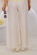 Sommerliche Marlene Hose mit Bundfalten, creme