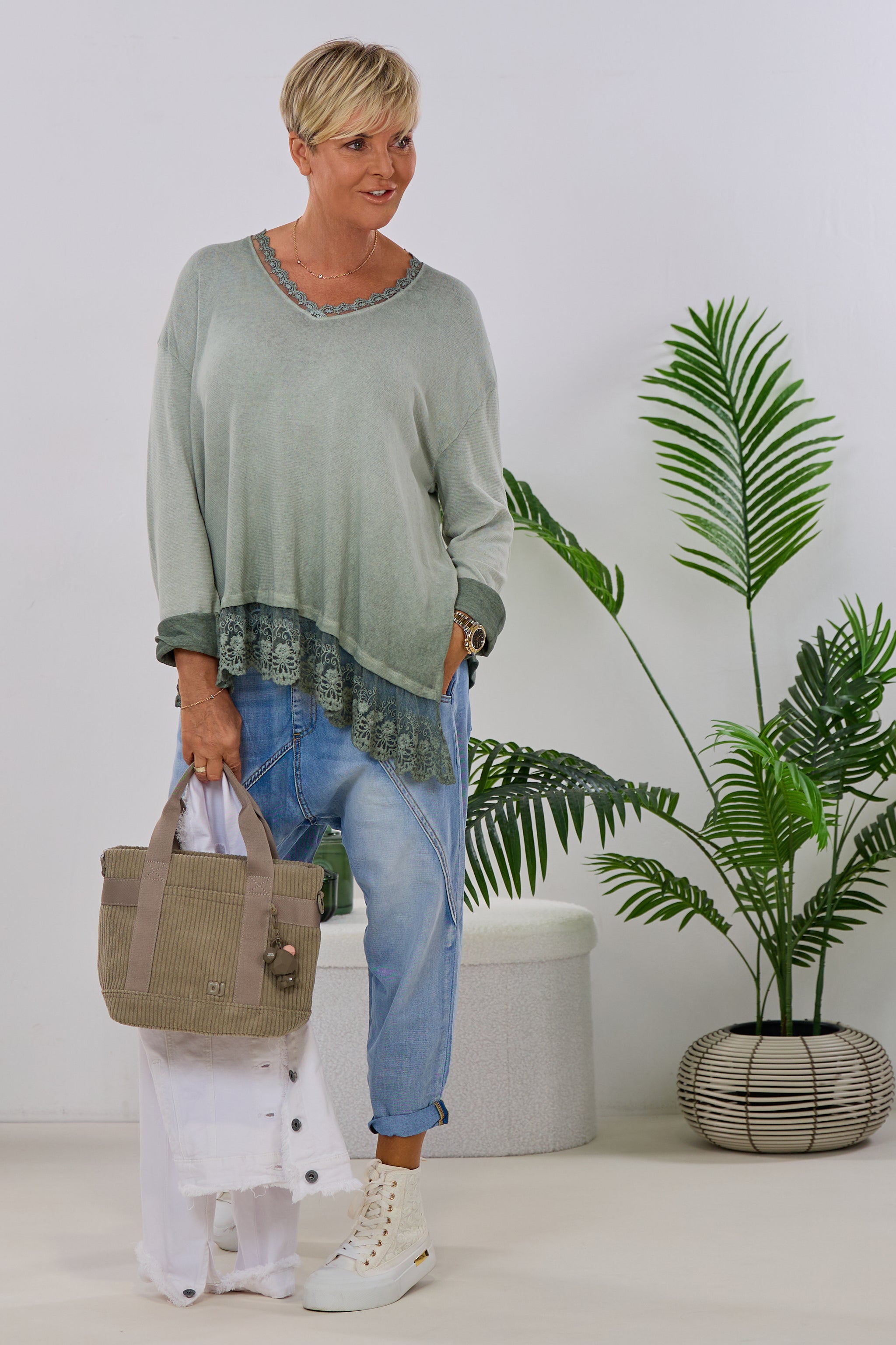 Asymmetrisches Langarmshirt mit Spitze, khaki