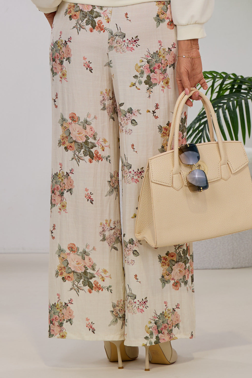 Geblümte Hose, creme-rosa-grün
