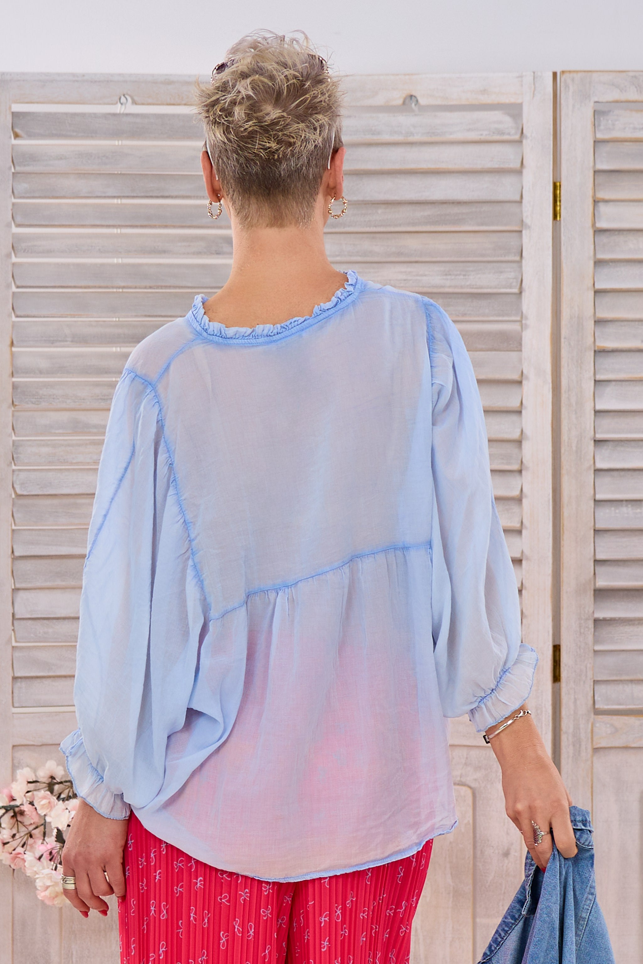 Transparente Bluse mit weiten Ärmeln, hellblau