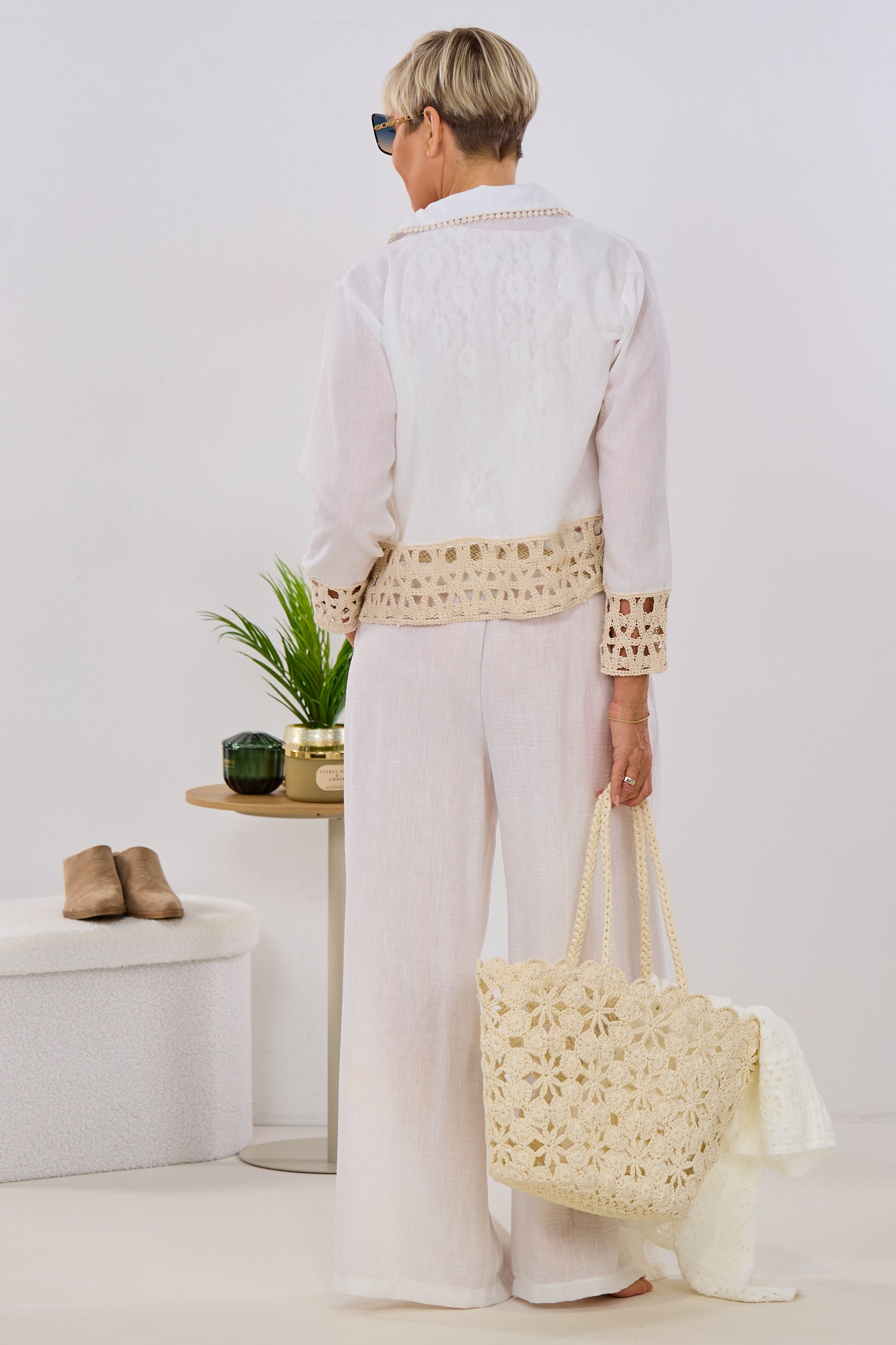 Bluse mit Häkelbordüre, ecru-beige