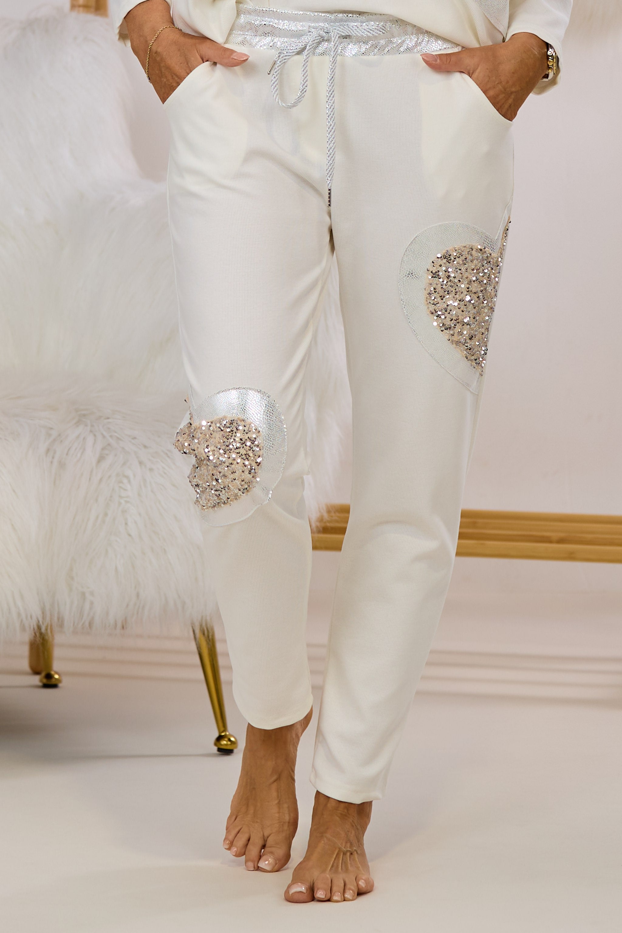 Weiche Hose mit großen Herzen, creme