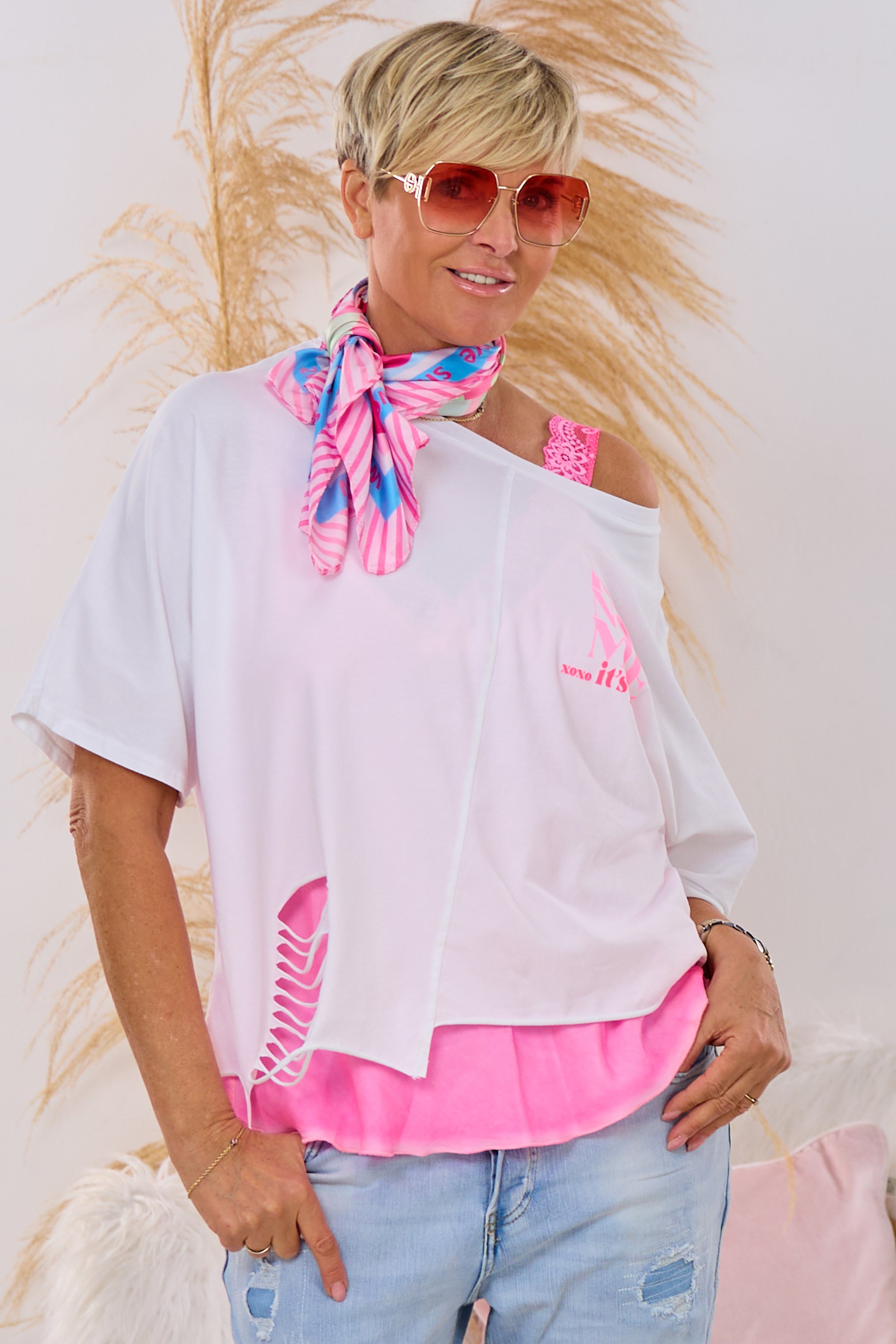 oversized T-Shirt Cutout-Stellen, weiß-pink