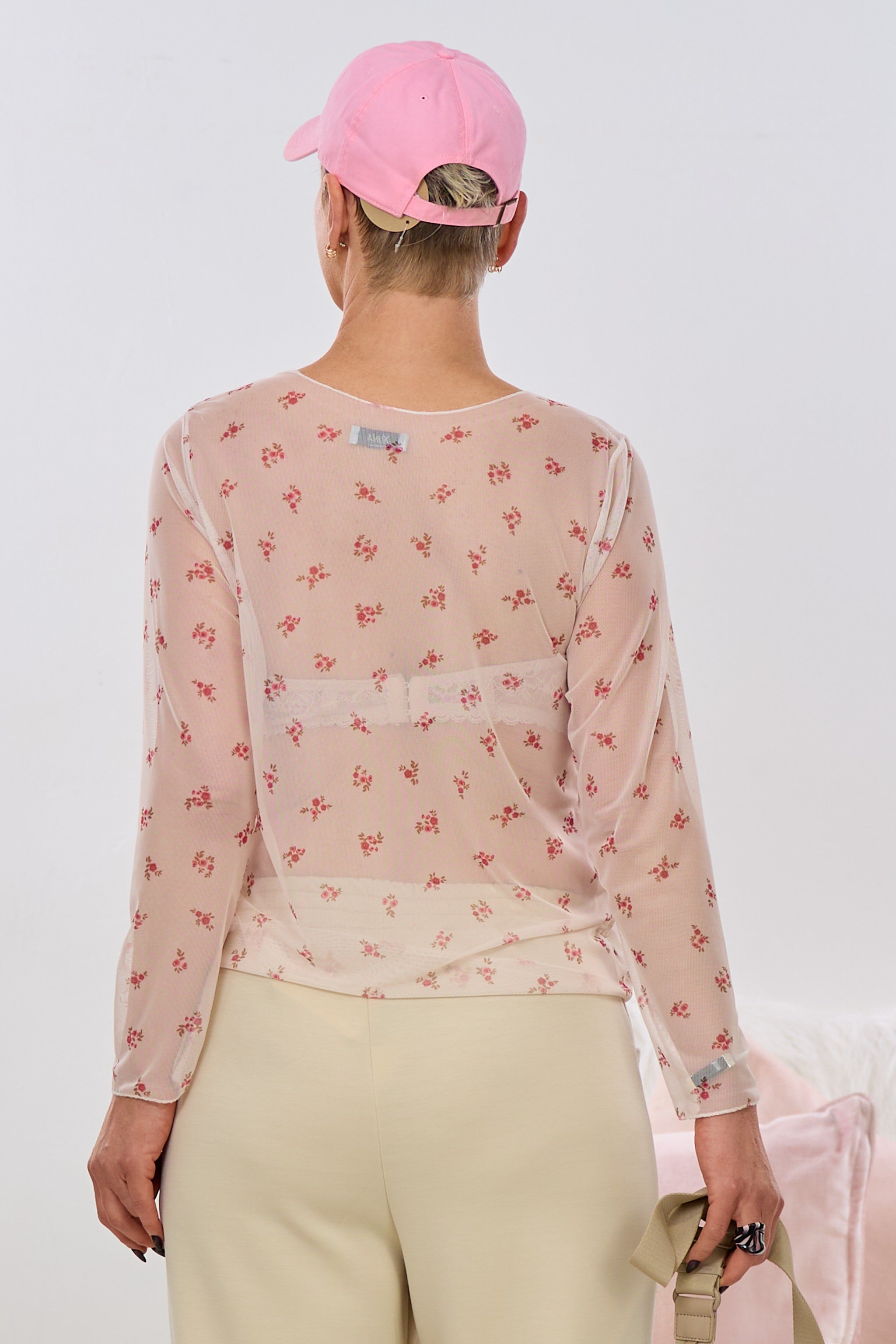 Fine mesh shirt with delicate flowers, soft pink