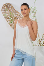 Asymmetrisches Top mit Spitze, weiß