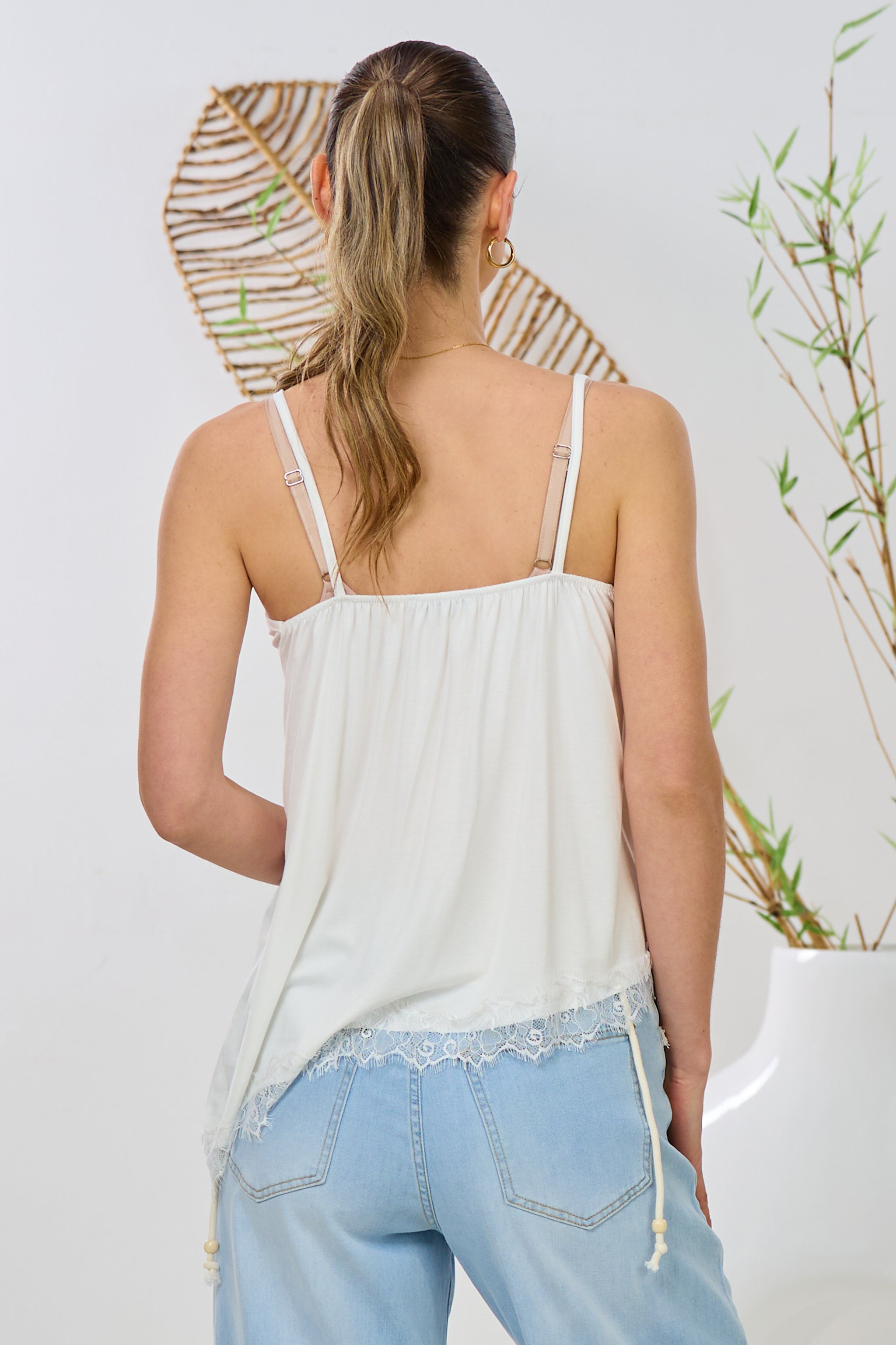 Asymmetrisches Top mit Spitze, weiß